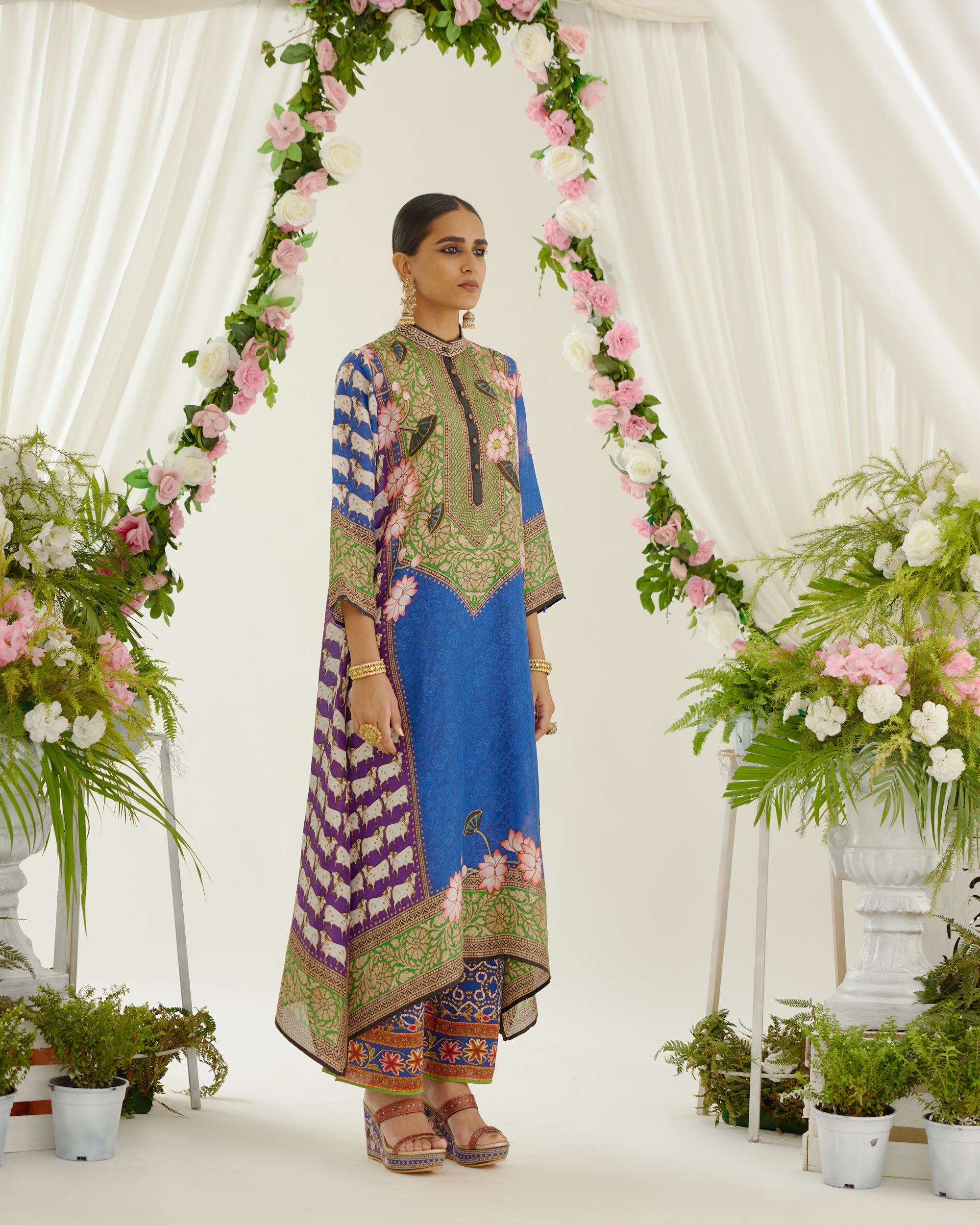 Vrindavan : Zeynep - Blue