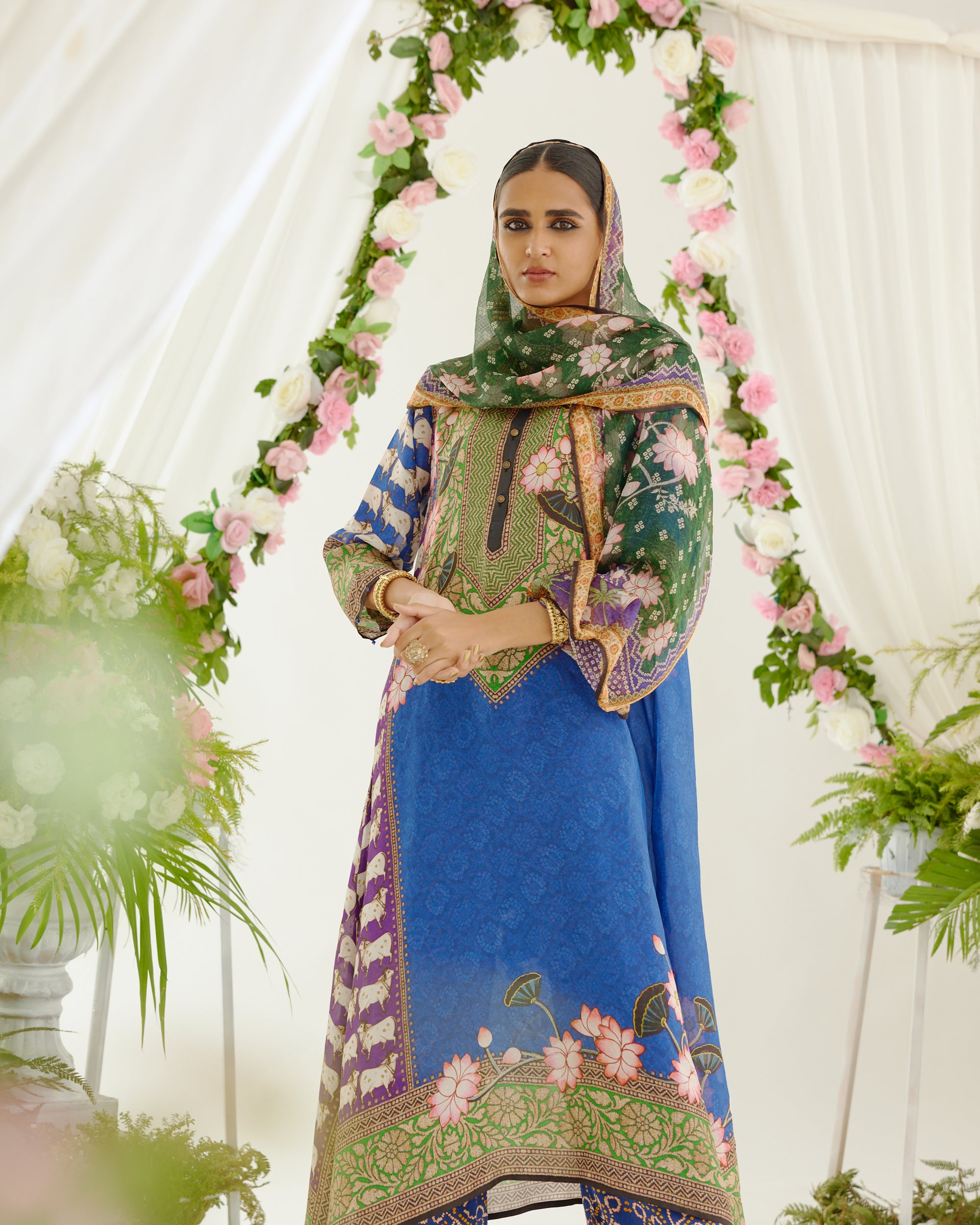 Vrindavan : Zeynep - Blue