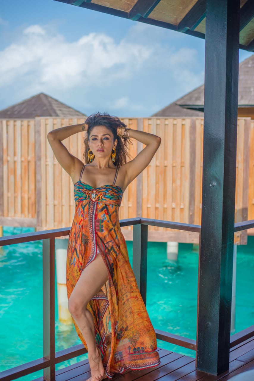 Amruta Khanvilkar (amrutakhanvilkar)