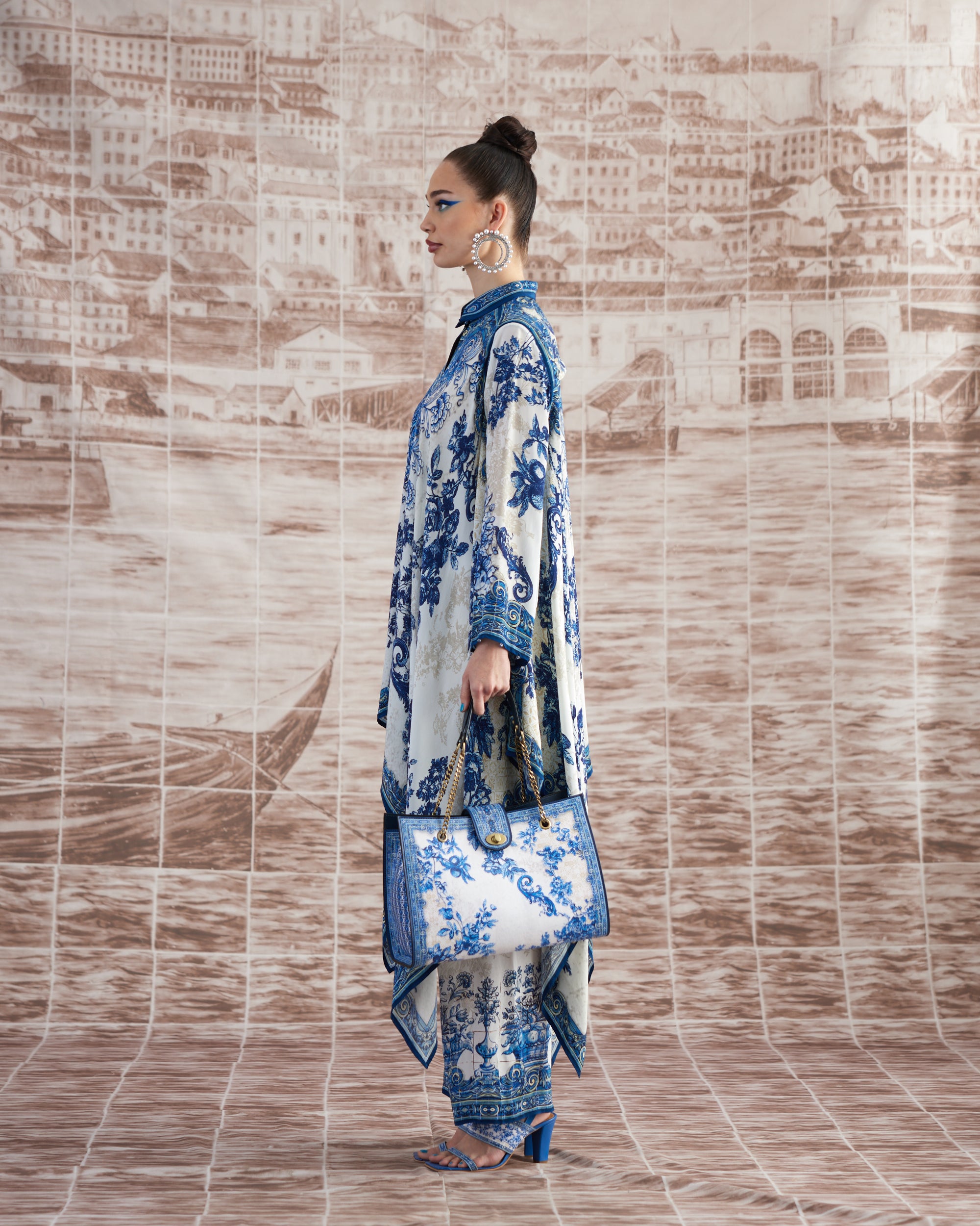 Love in Portofino (Portugal) : Shibani - Blue/White