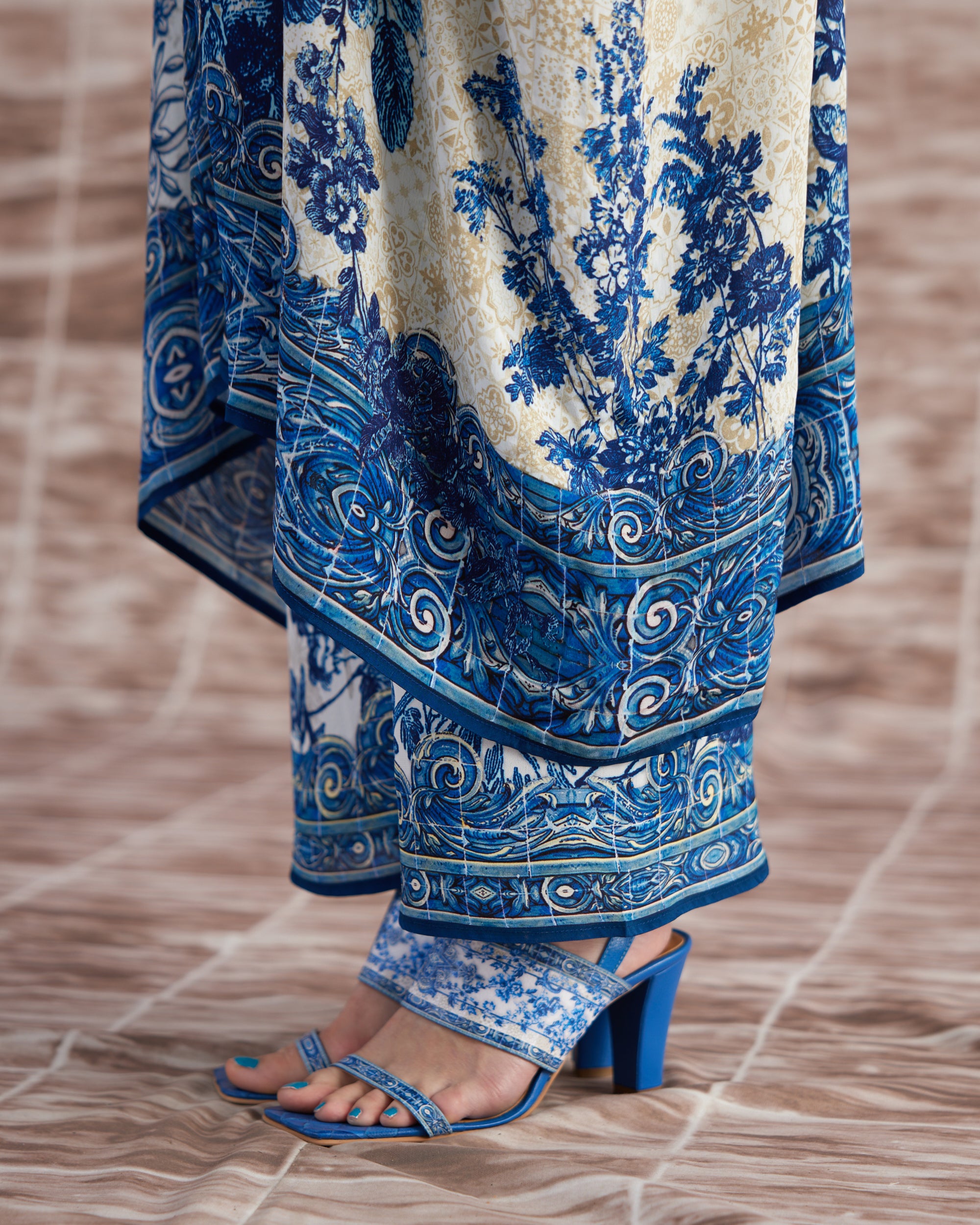 Love in Portofino (Portugal) : Majida - Blue/White