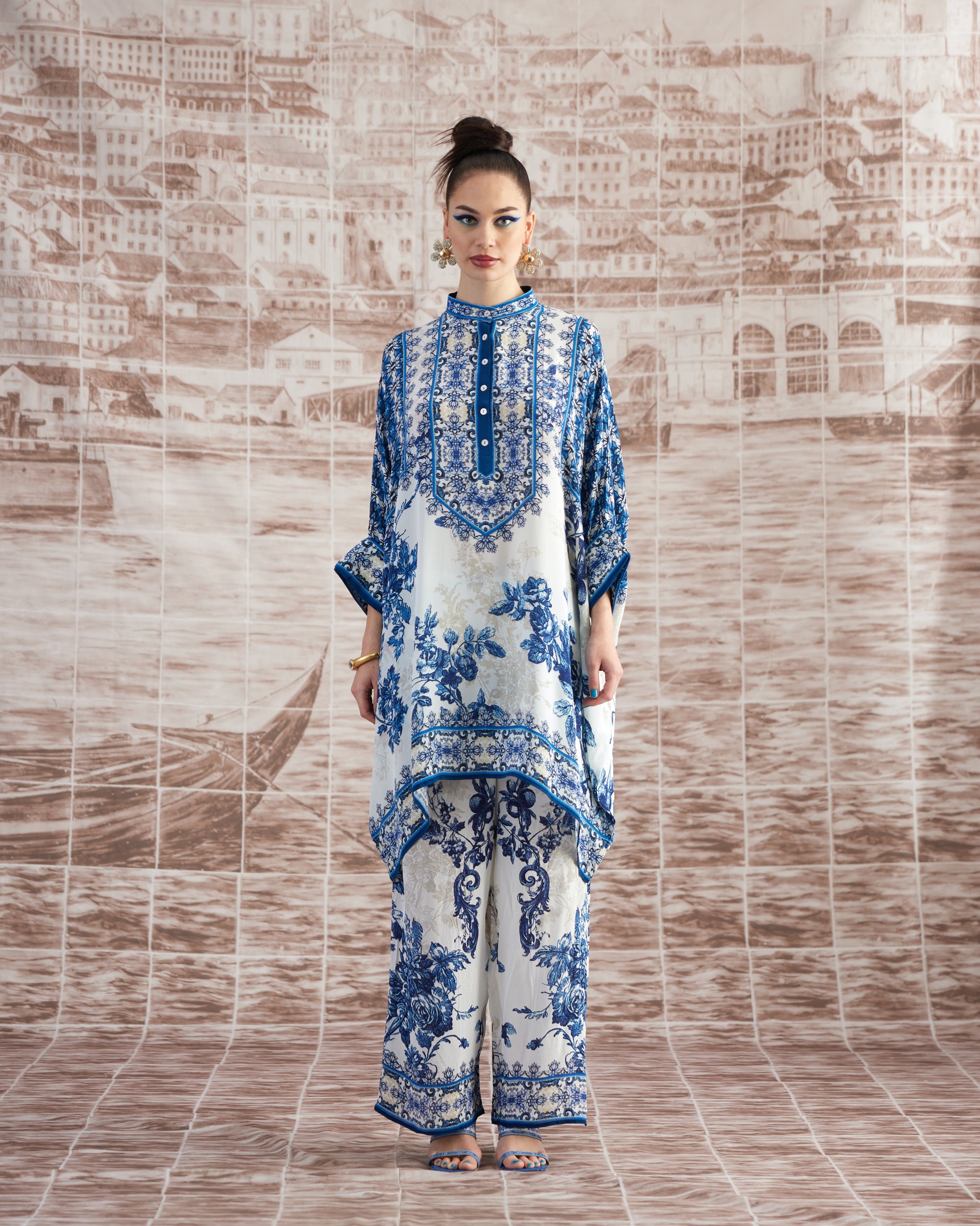 Love in Portofino (Portugal) : Chanel 36" - Blue/White