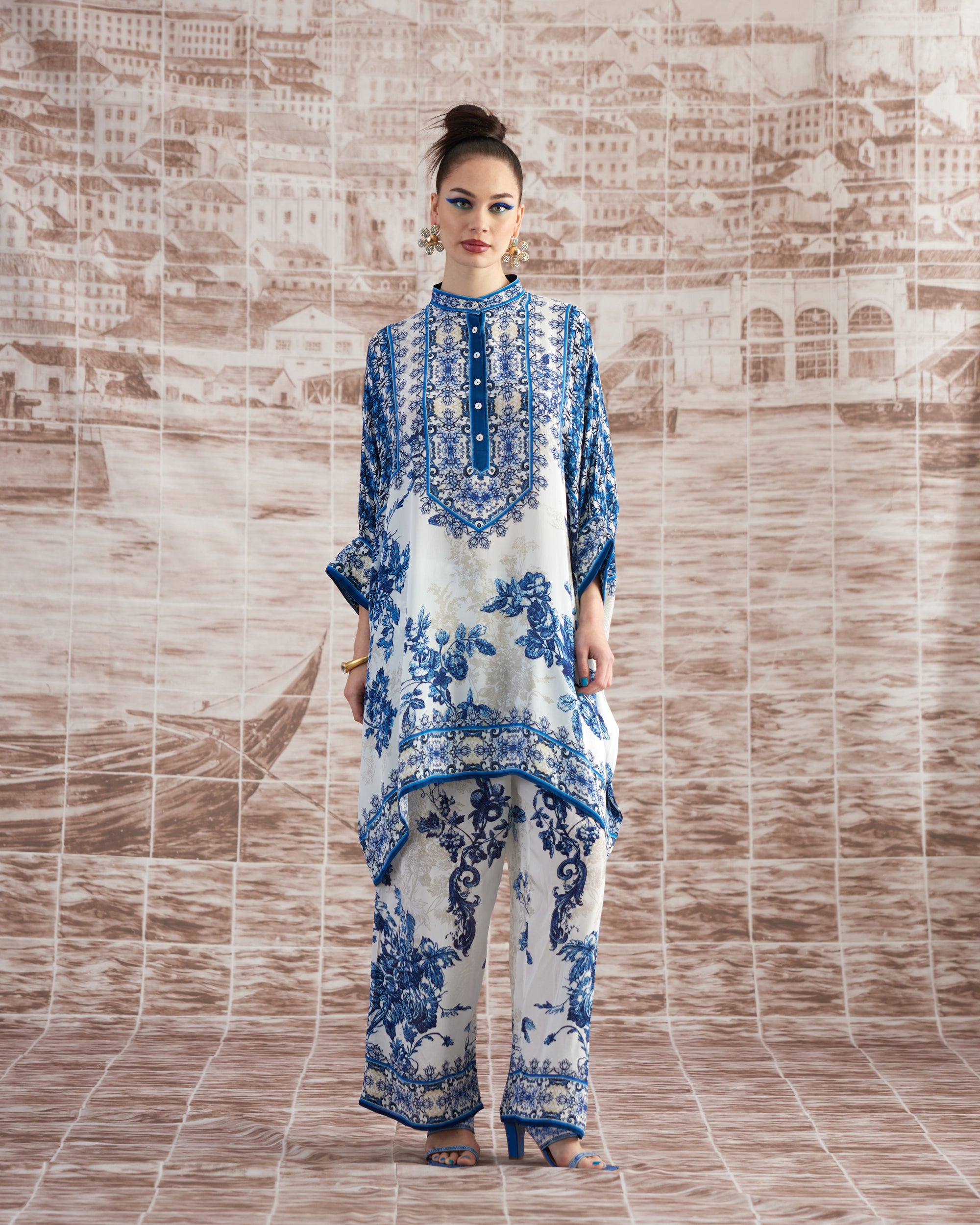 Love in Portofino (Portugal) : Chanel 36" - Blue/White