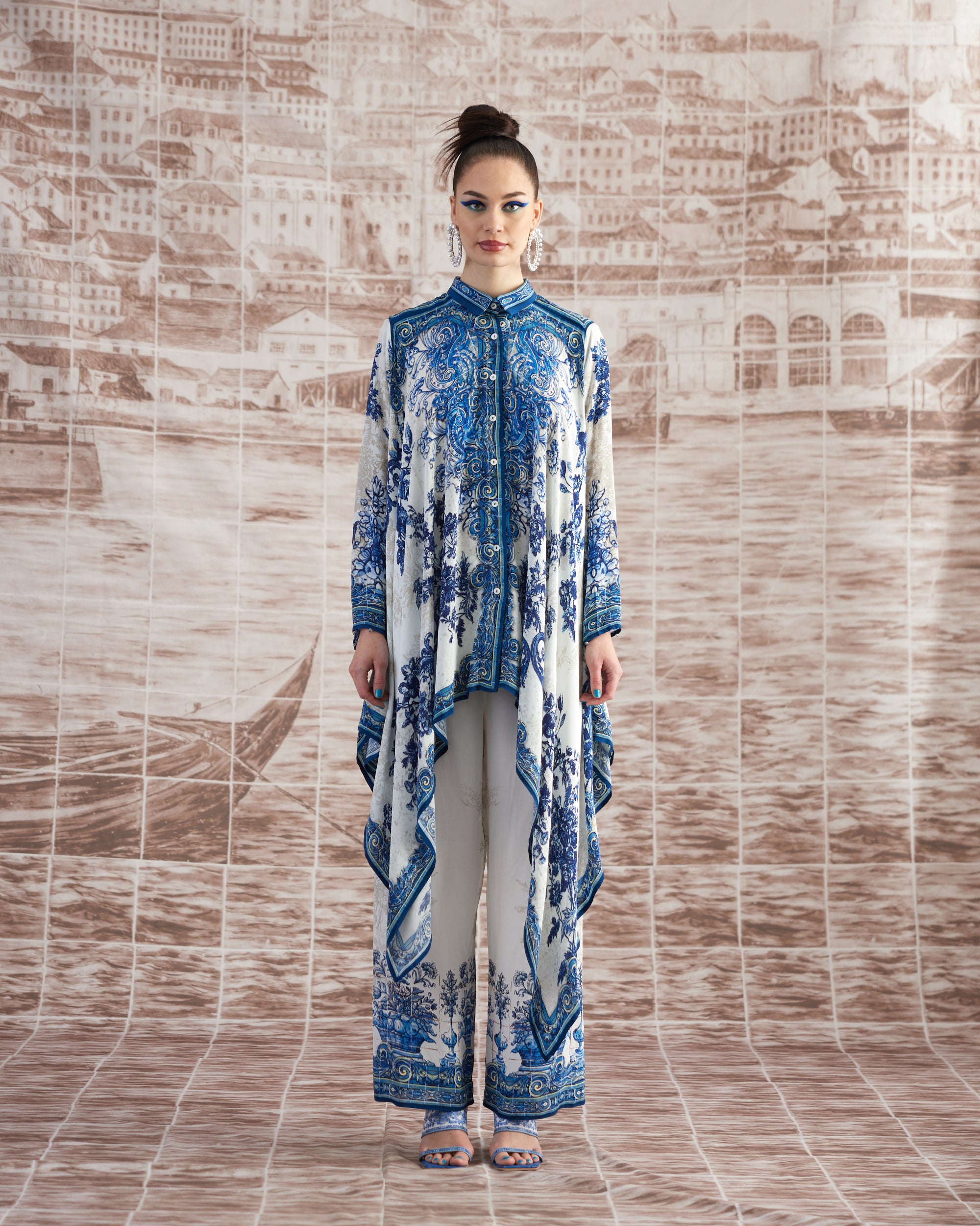 Love in Portofino (Portugal) : Shibani - Blue/White