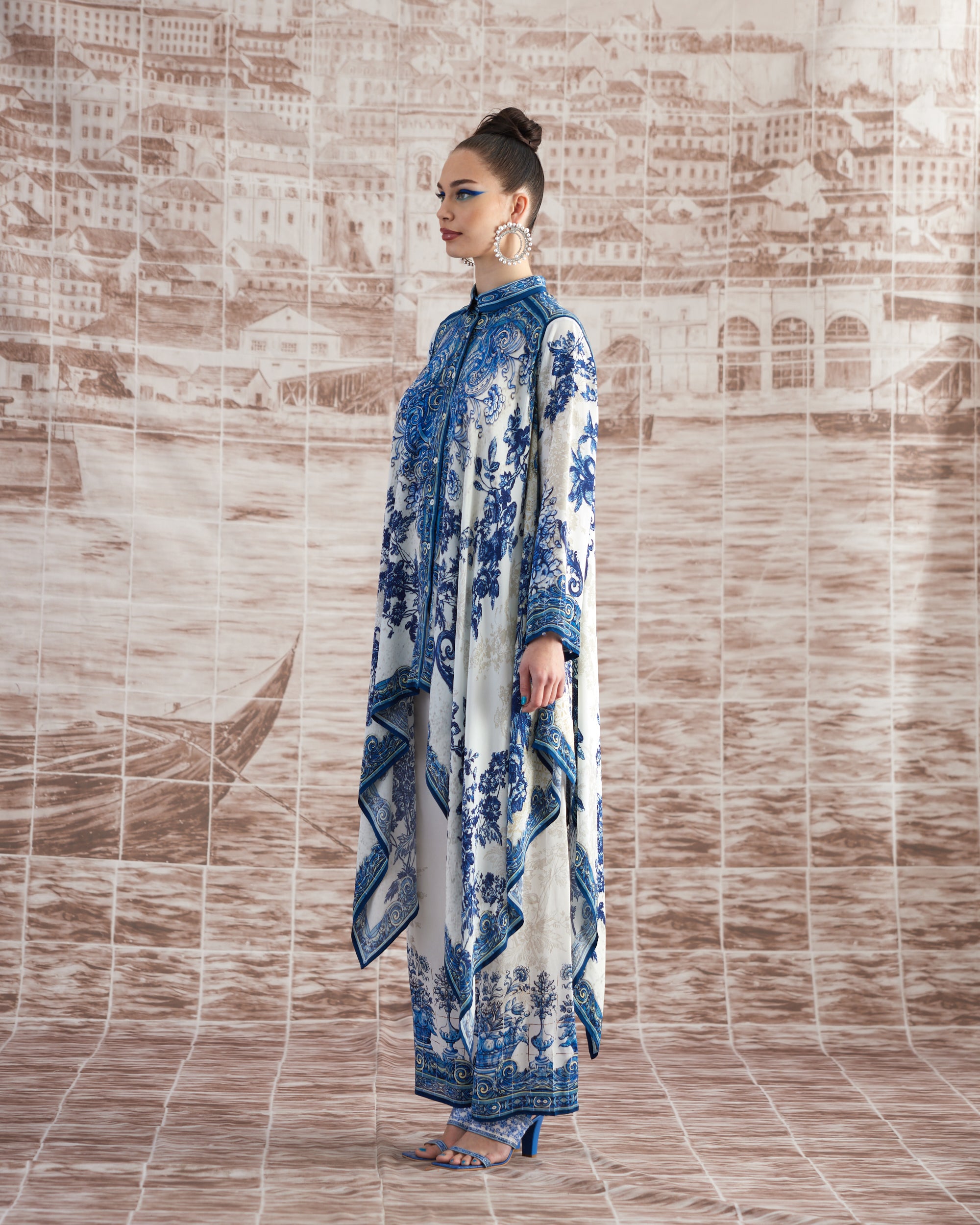 Love in Portofino (Portugal) : Shibani - Blue/White