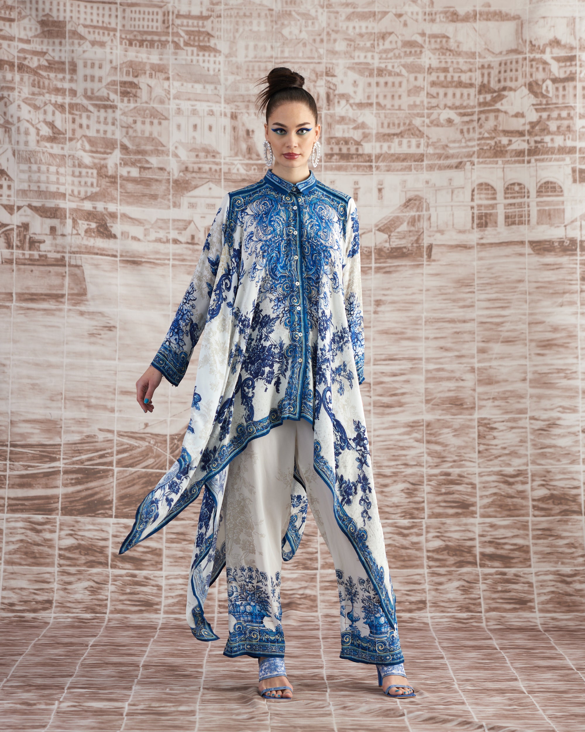 Love in Portofino (Portugal) : Shibani - Blue/White