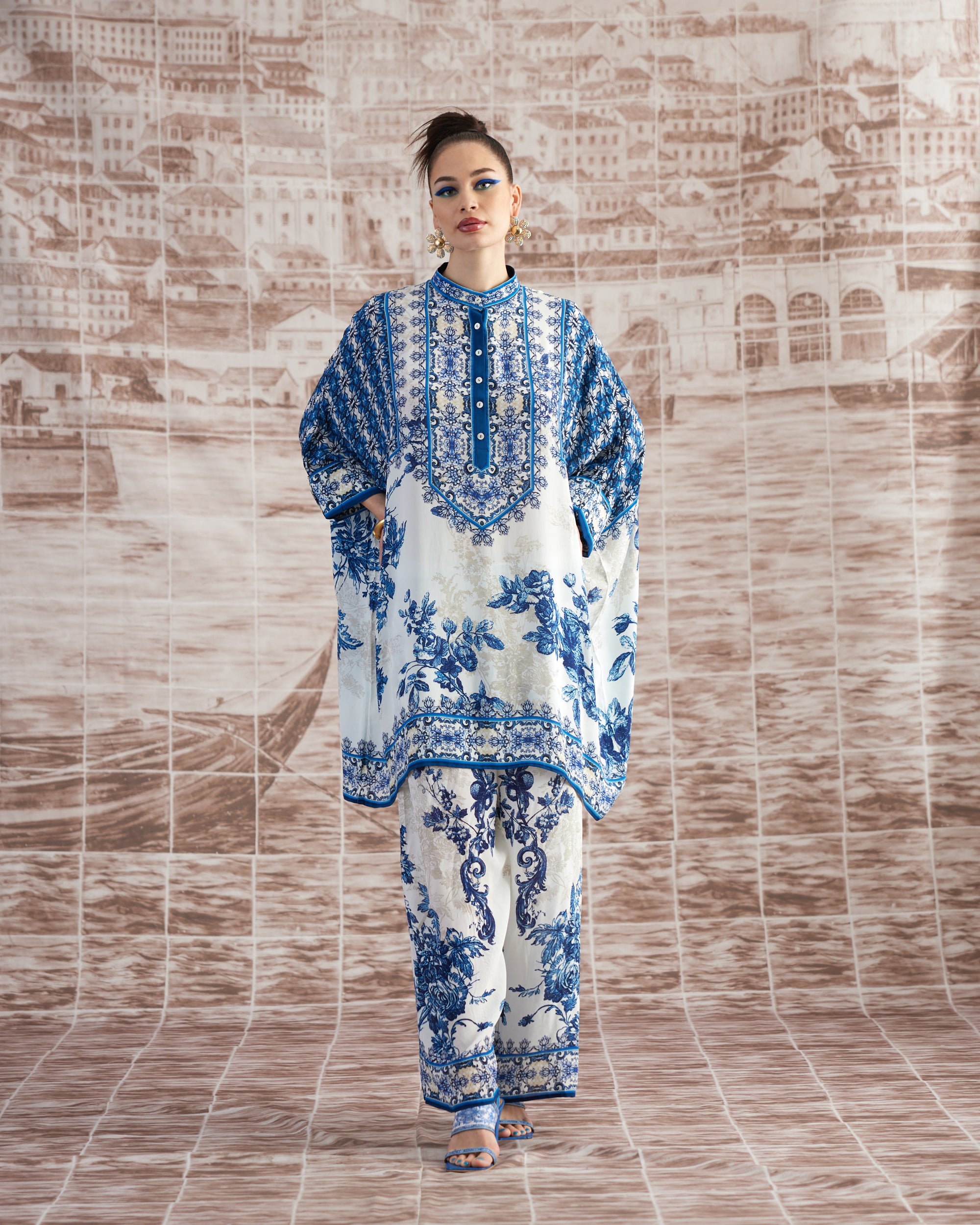 Love in Portofino (Portugal) : Chanel 36" - Blue/White