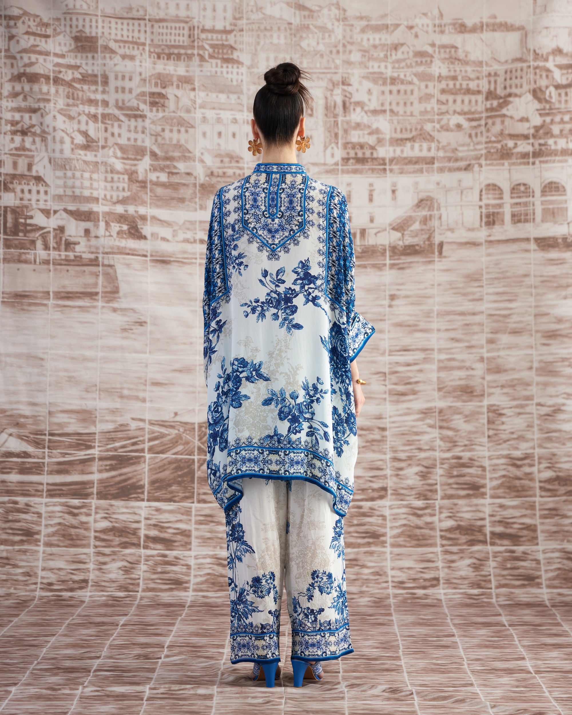 Love in Portofino (Portugal) : Chanel 36" - Blue/White
