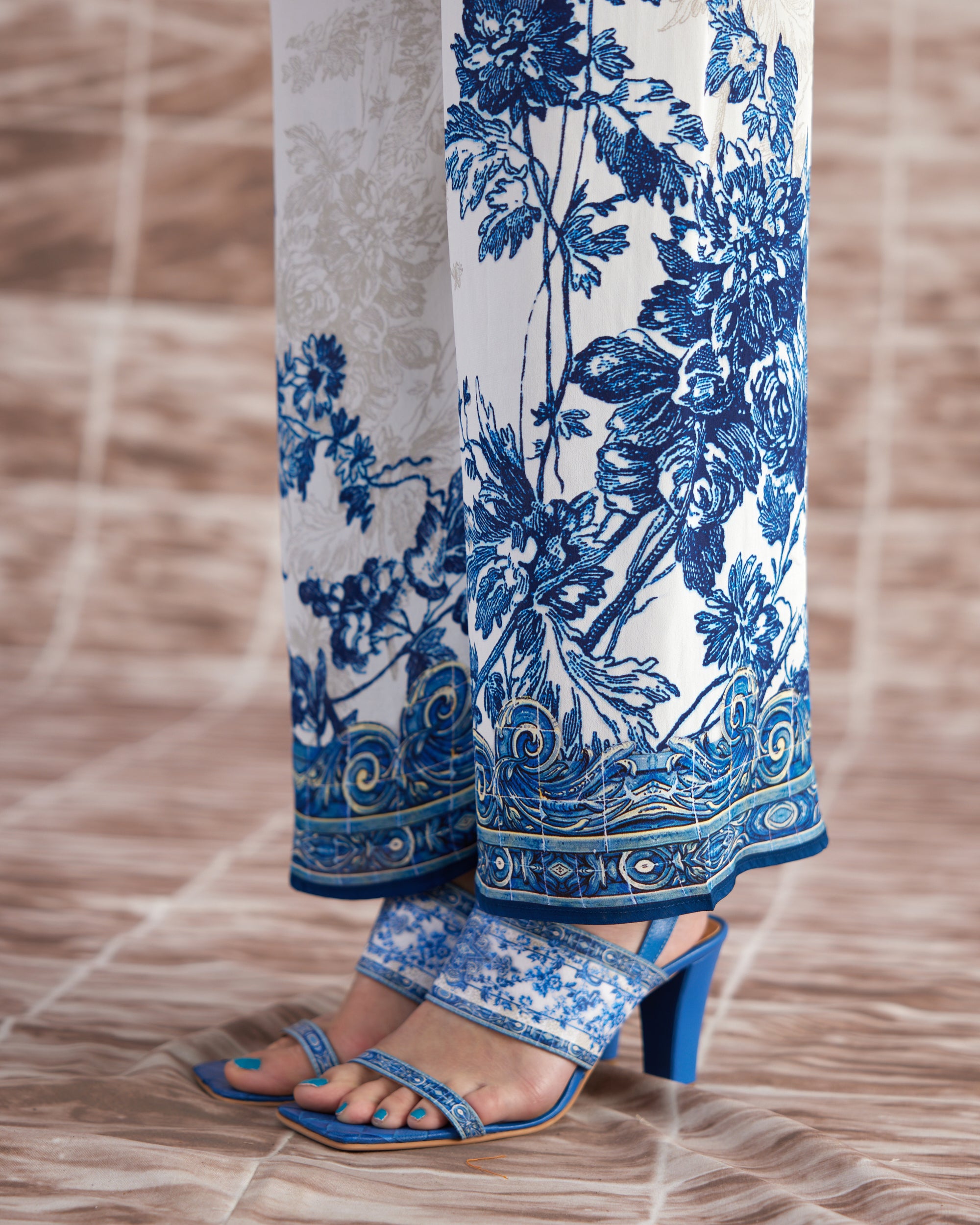 Love in Portofino (Portugal) : Chanel - White/Blue