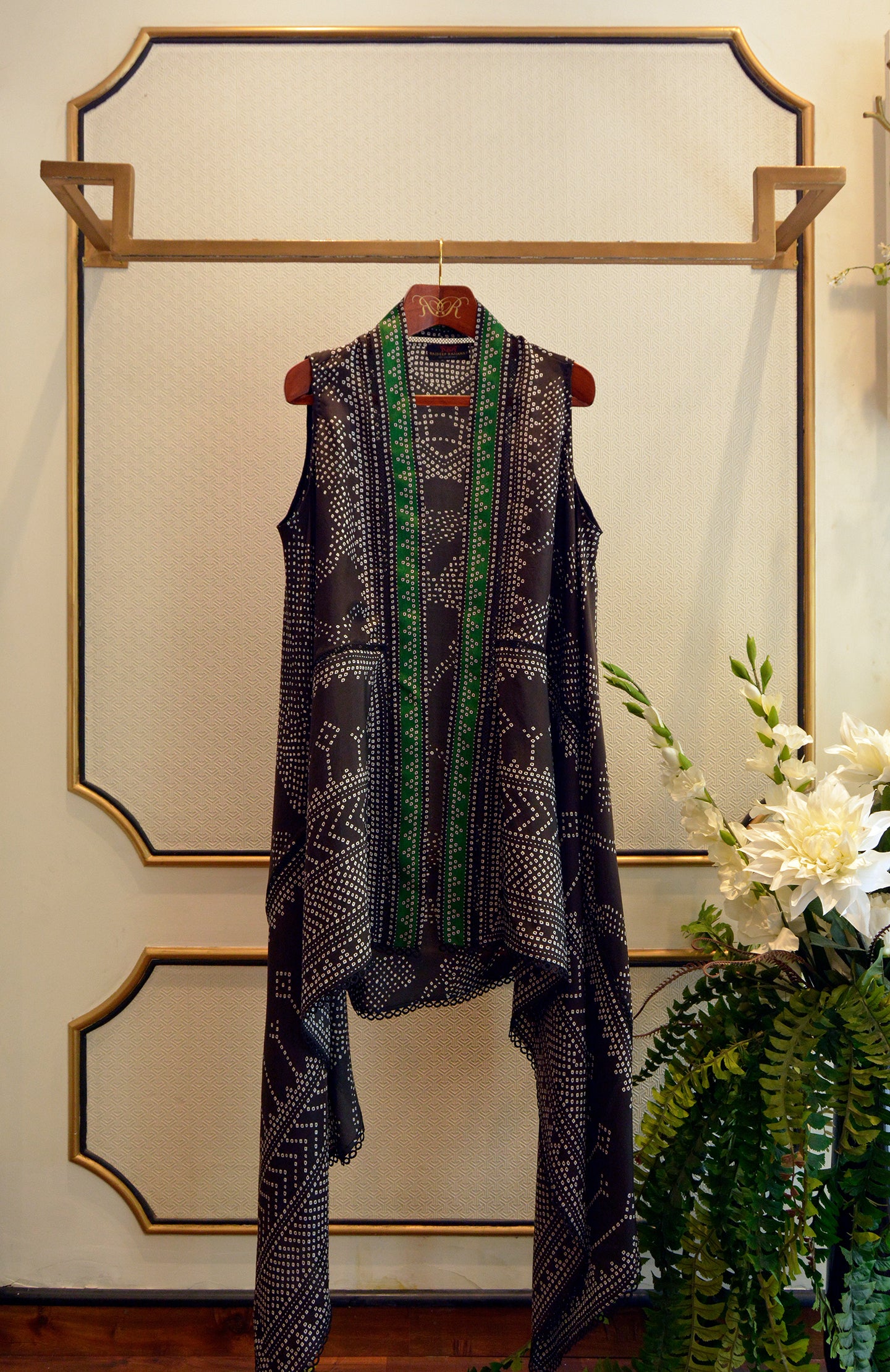 Beendi : Devi Black
