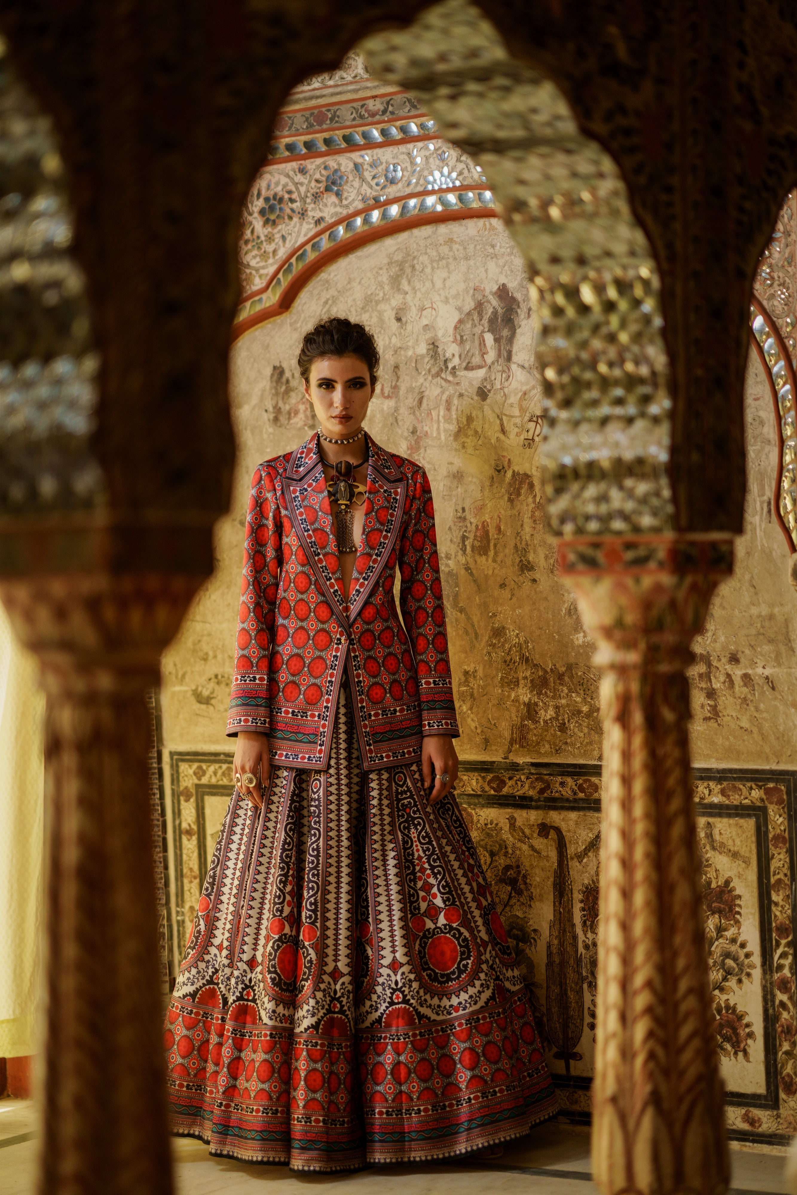 Tashkent : Ravneet Leela - Ivory/Red
