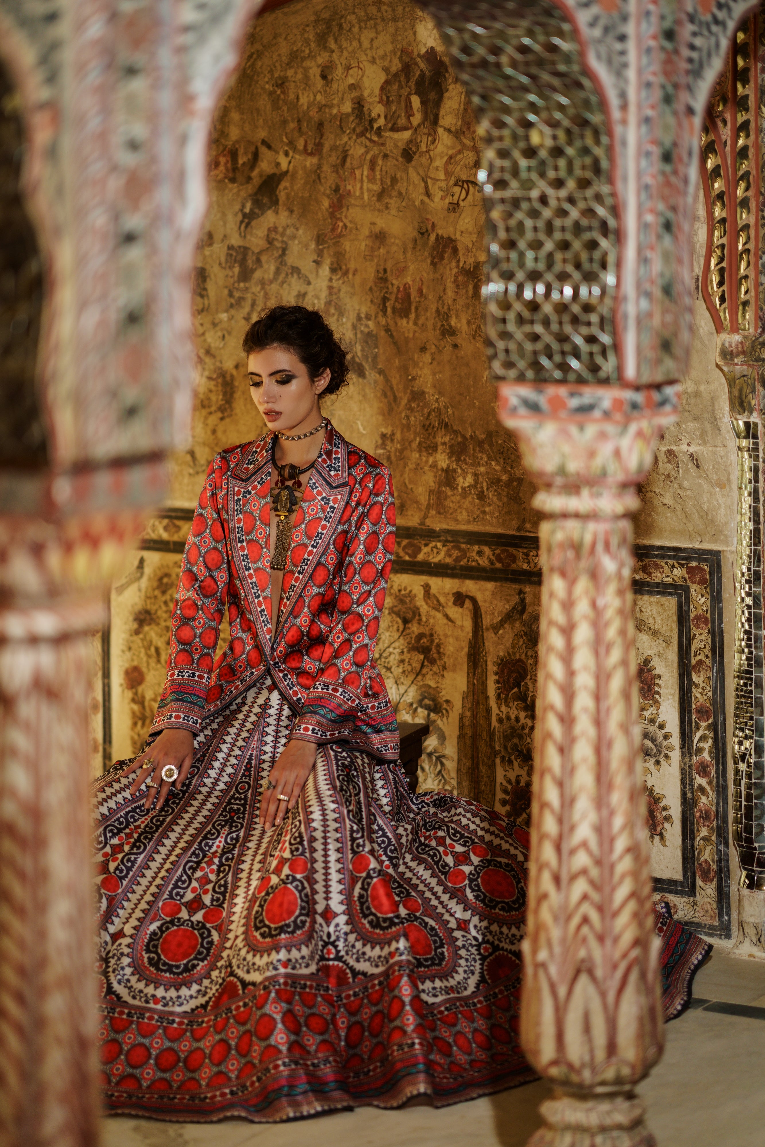 Tashkent : Ravneet Leela - Ivory/Red