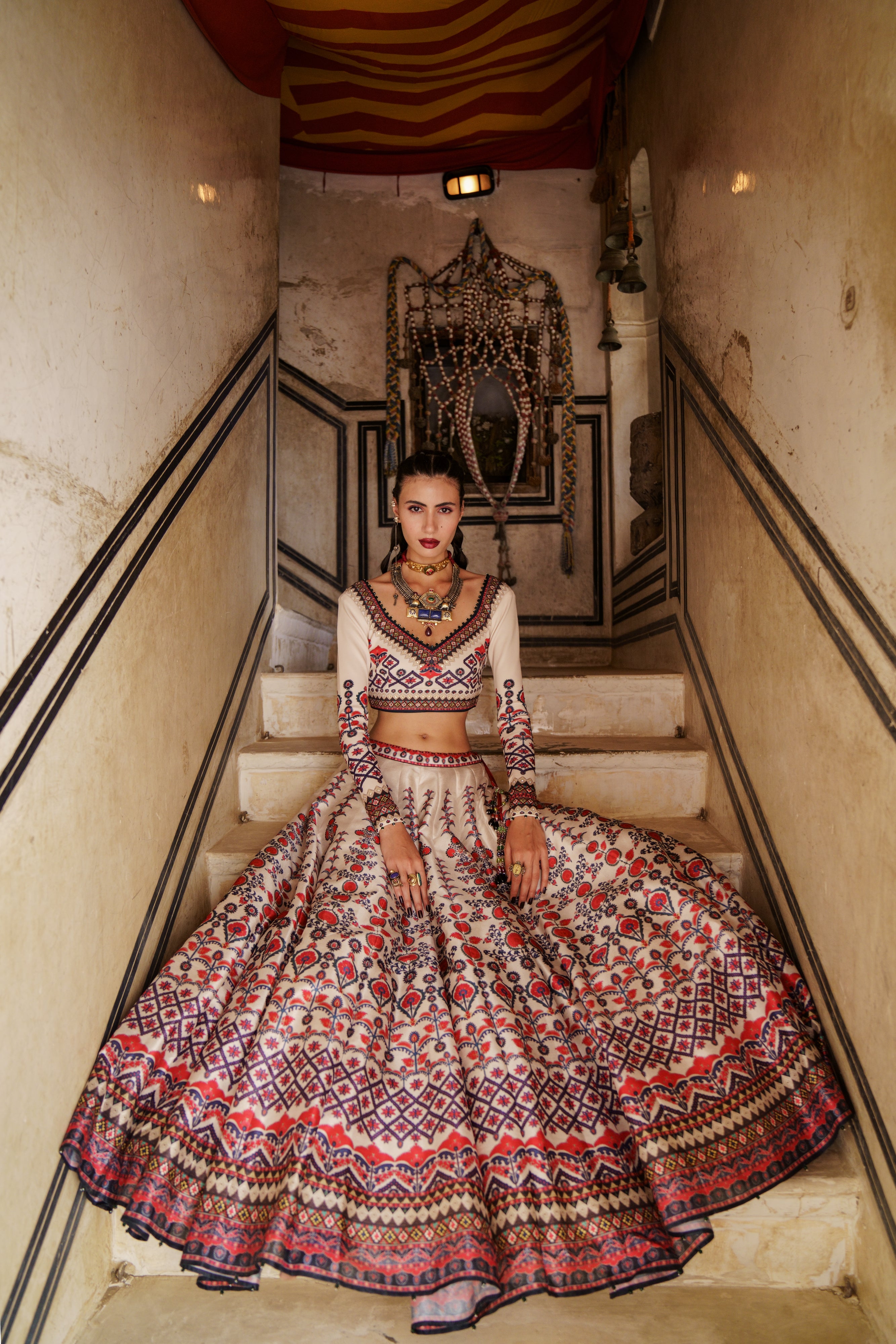 Tashkent : Suzani Leela - Ivory/Red