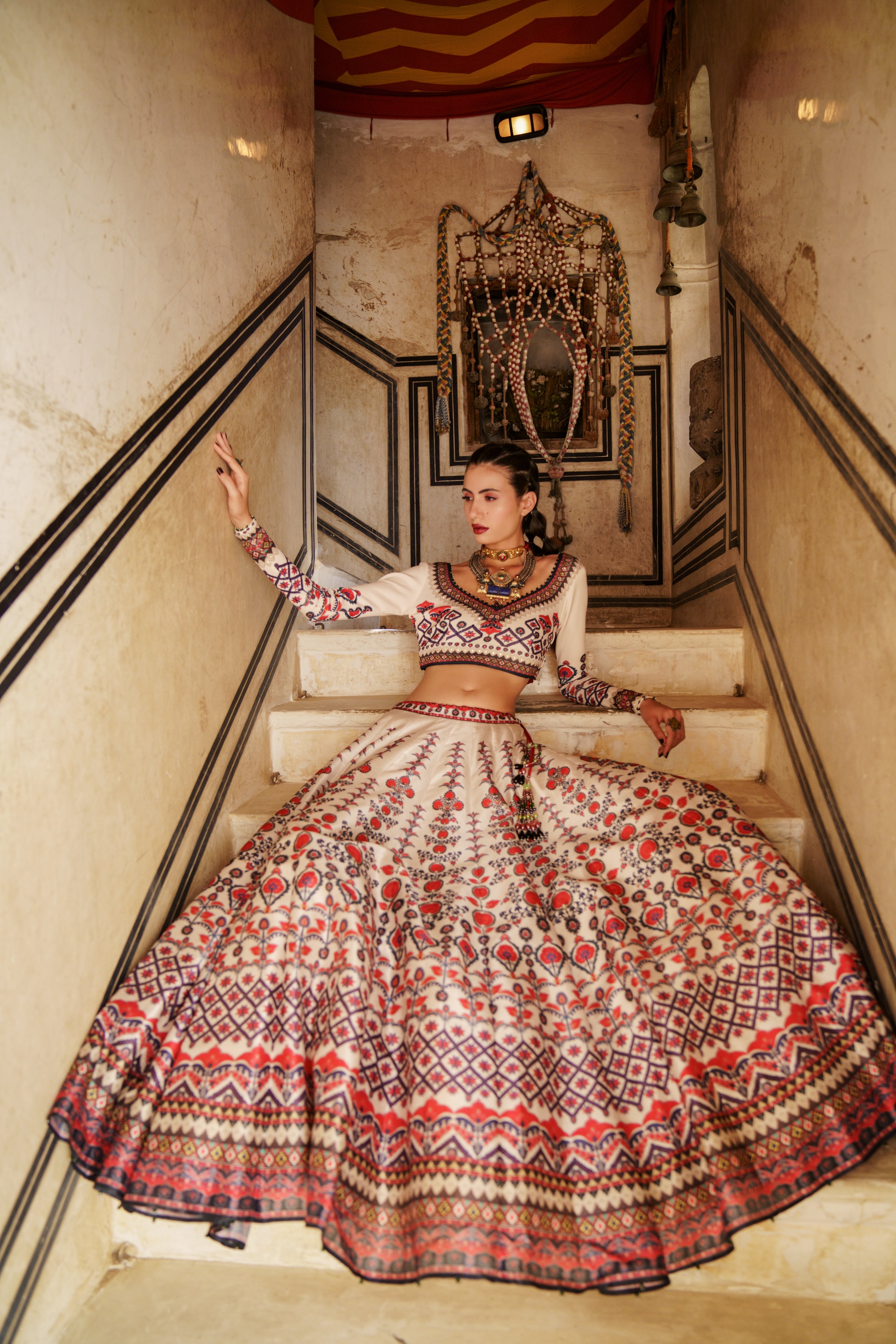 Tashkent : Suzani Leela - Ivory/Red