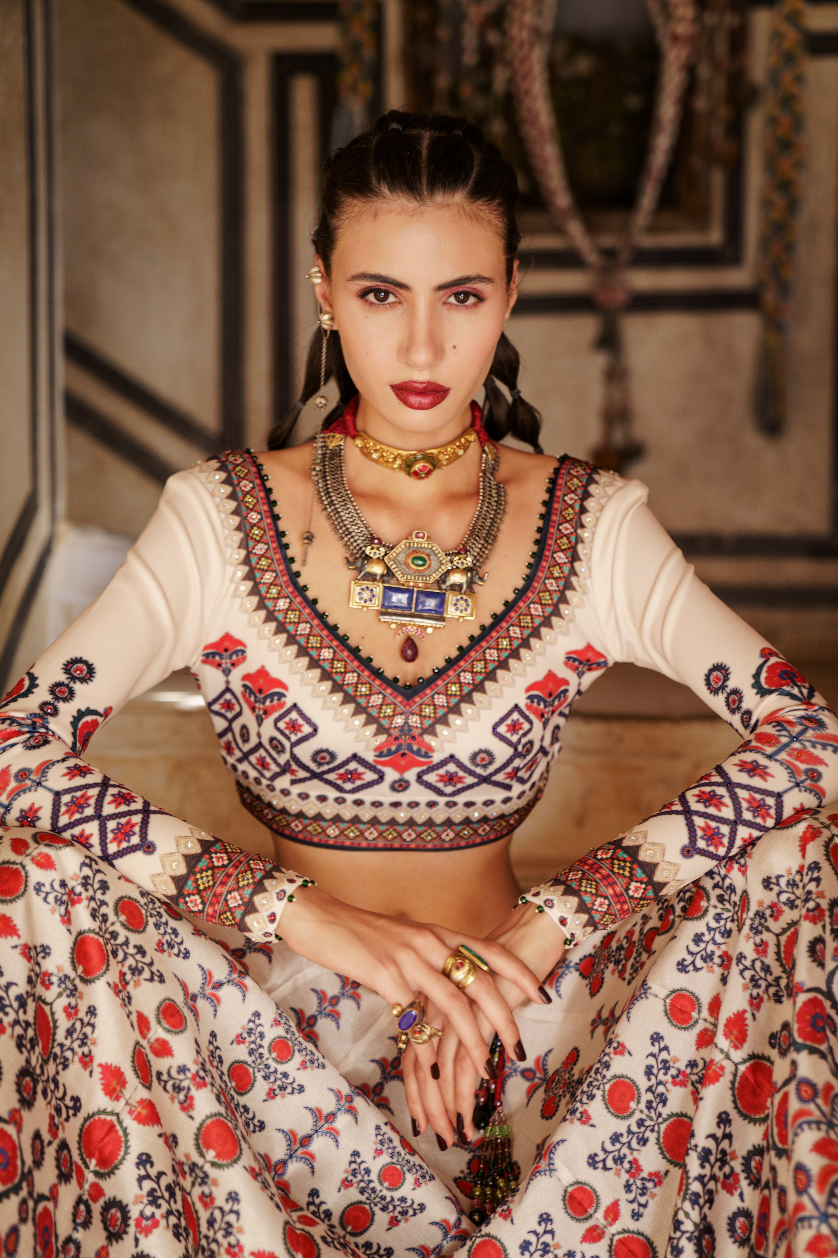 Tashkent : Suzani Leela - Ivory/Red