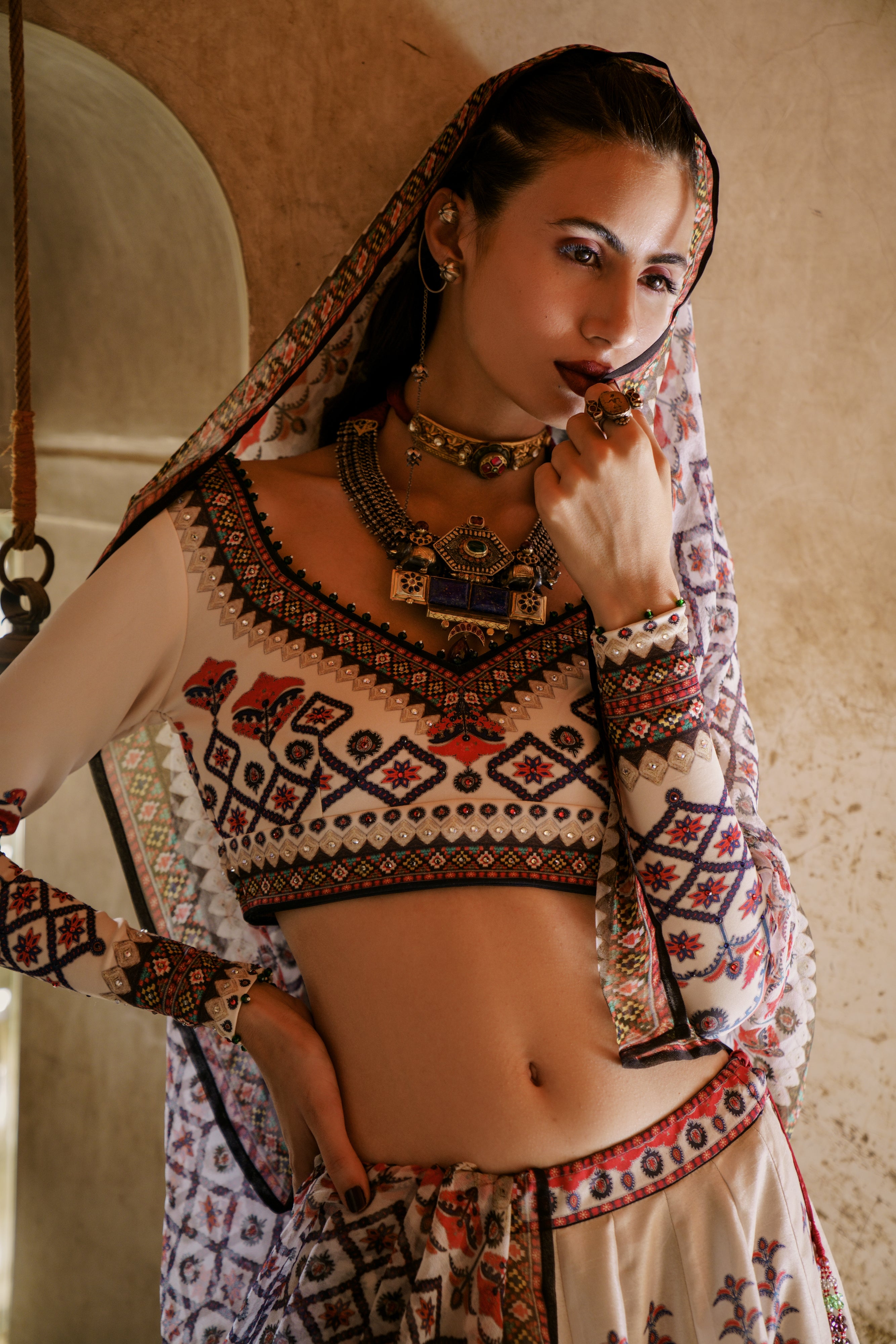 Tashkent : Suzani Leela - Ivory/Red