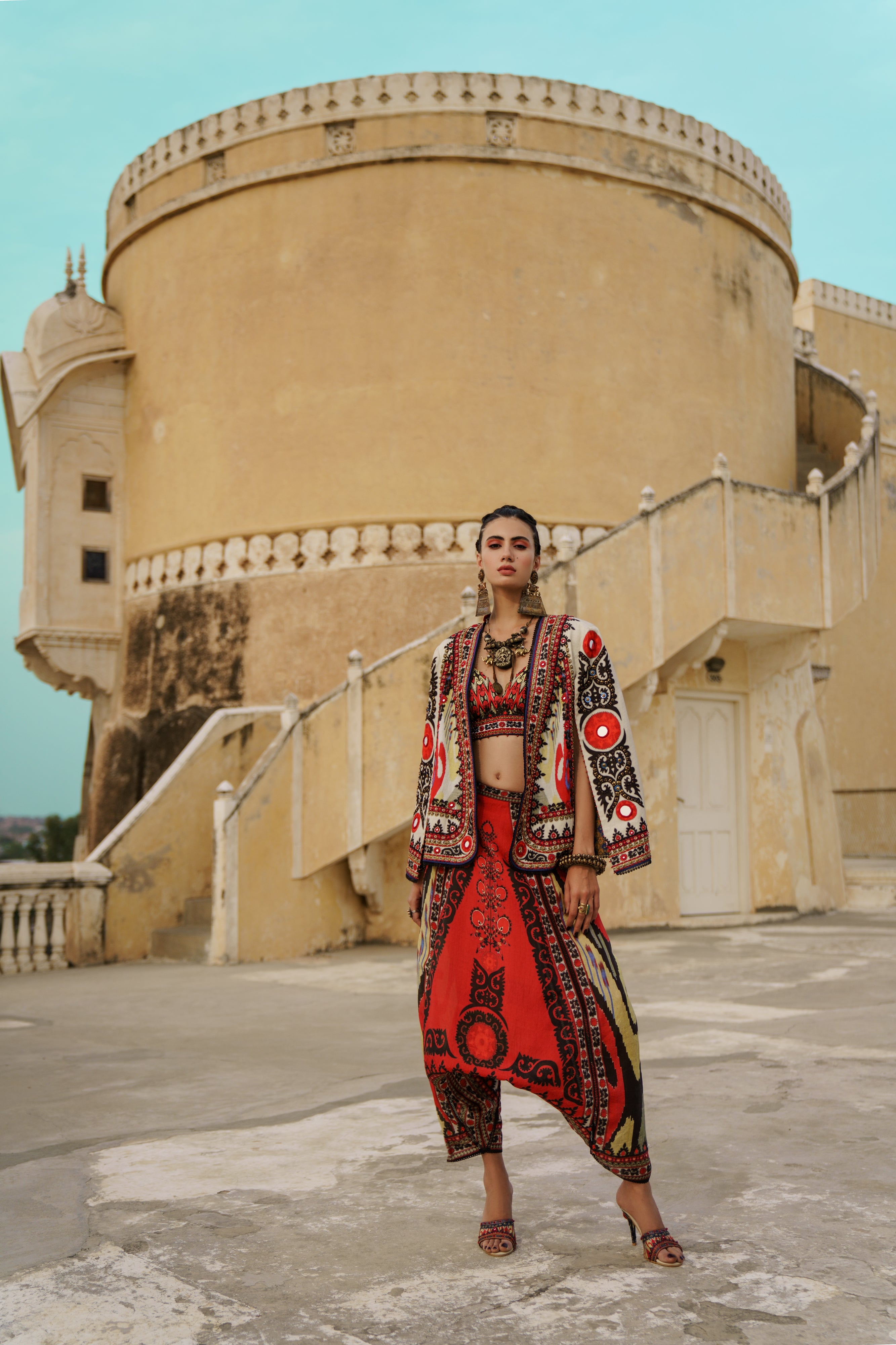 Tashkent : Madina - Eggshell/Red