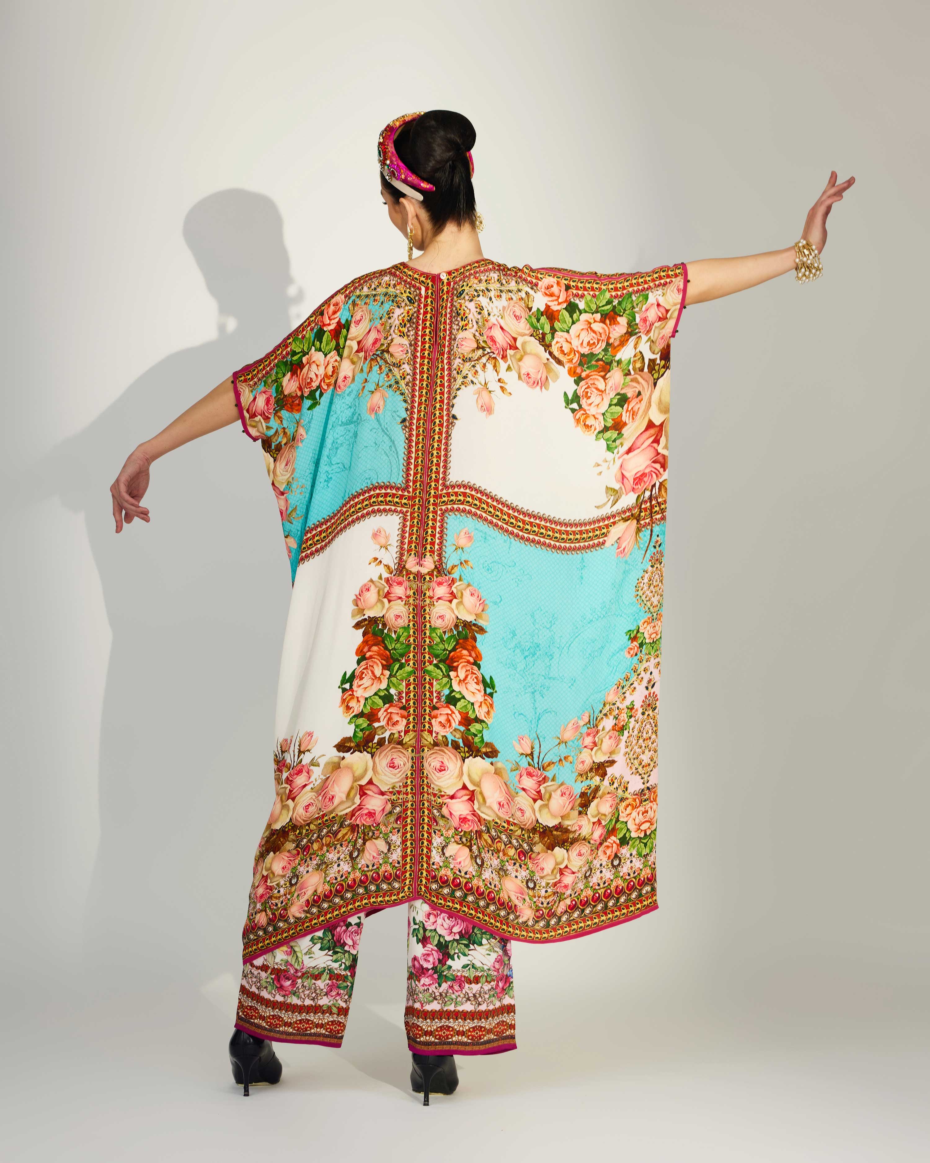 Pakeezah : Majida - Turquoise/White