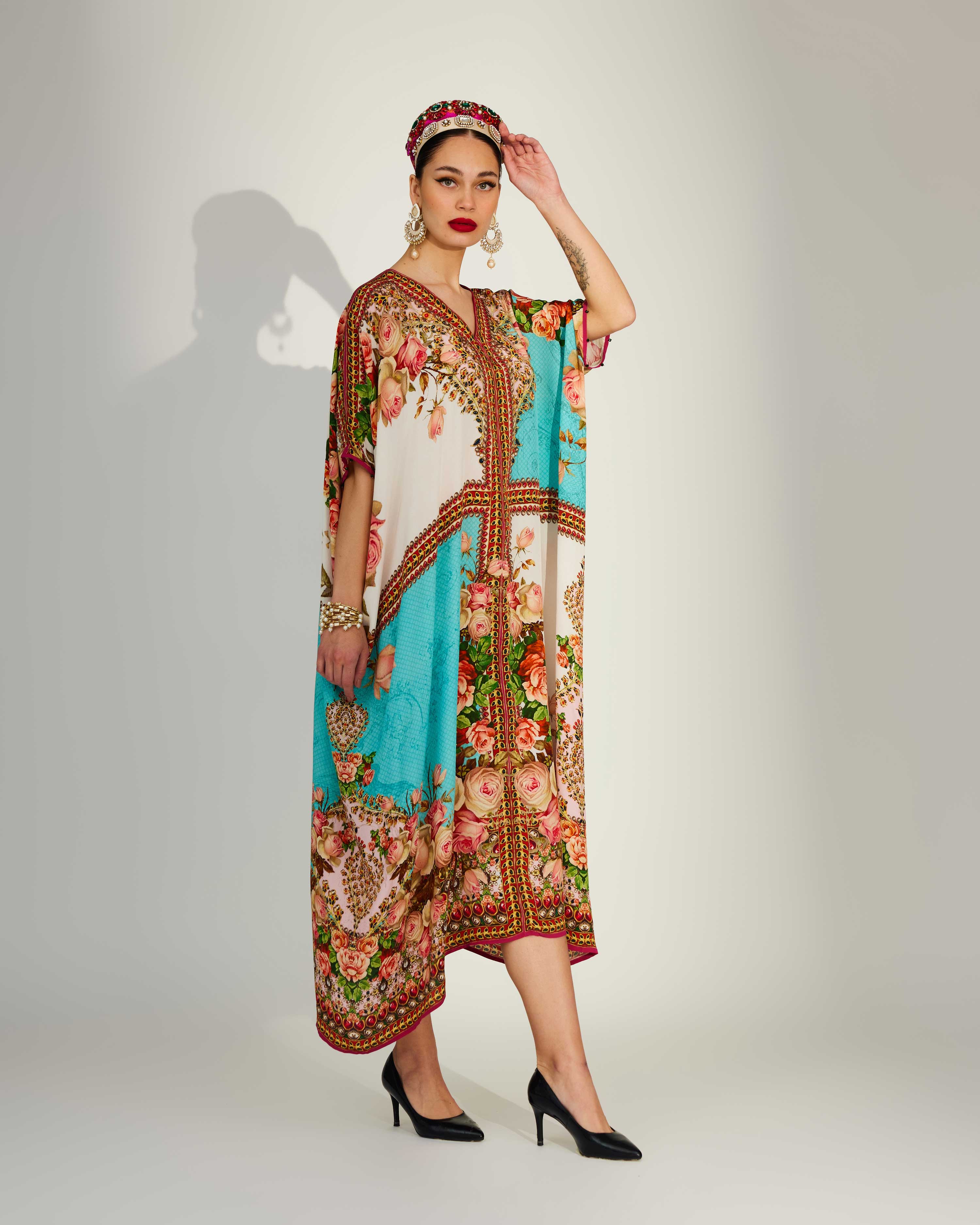 Pakeezah : Majida - Turquoise/White