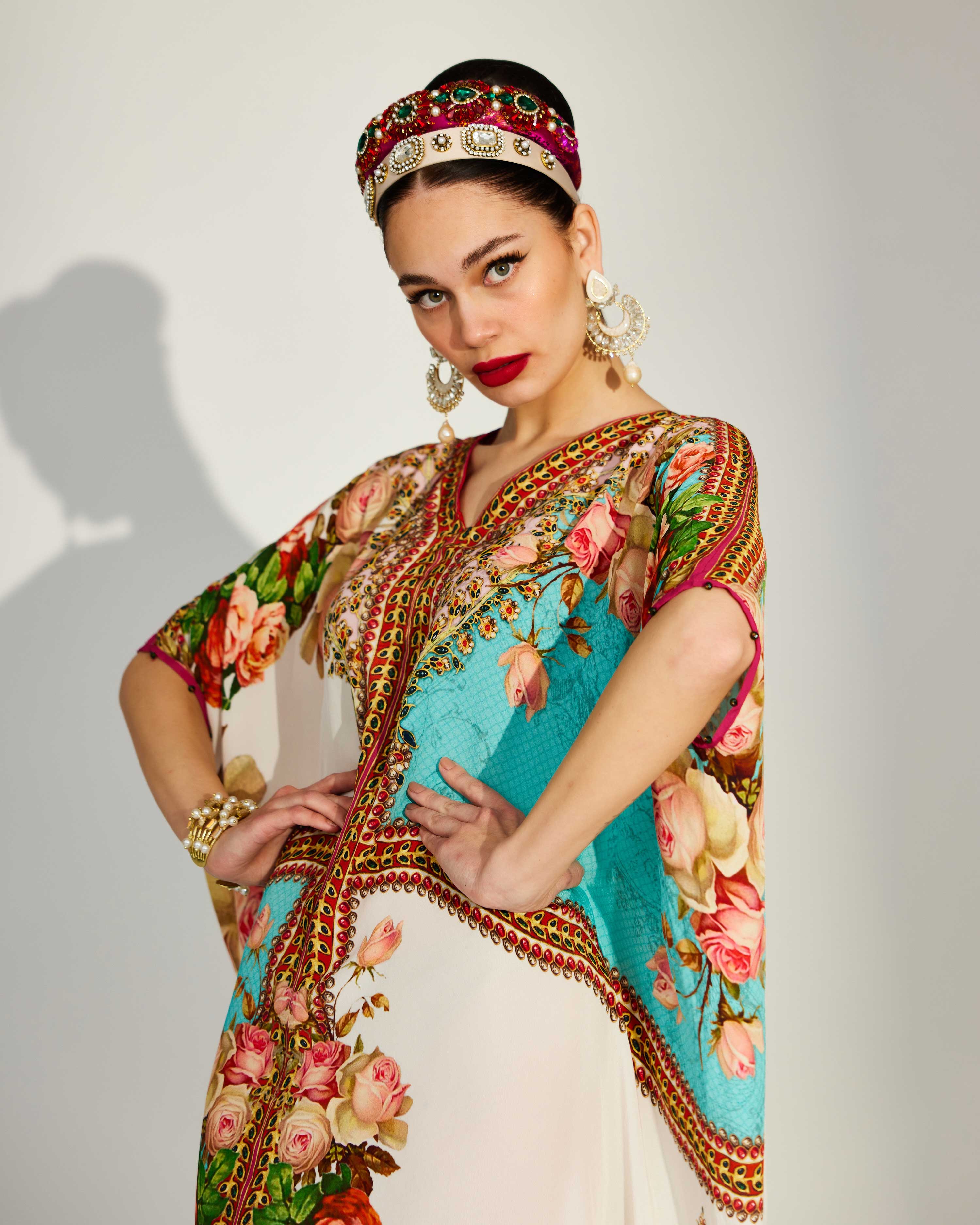 Pakeezah : Majida - Turquoise/White