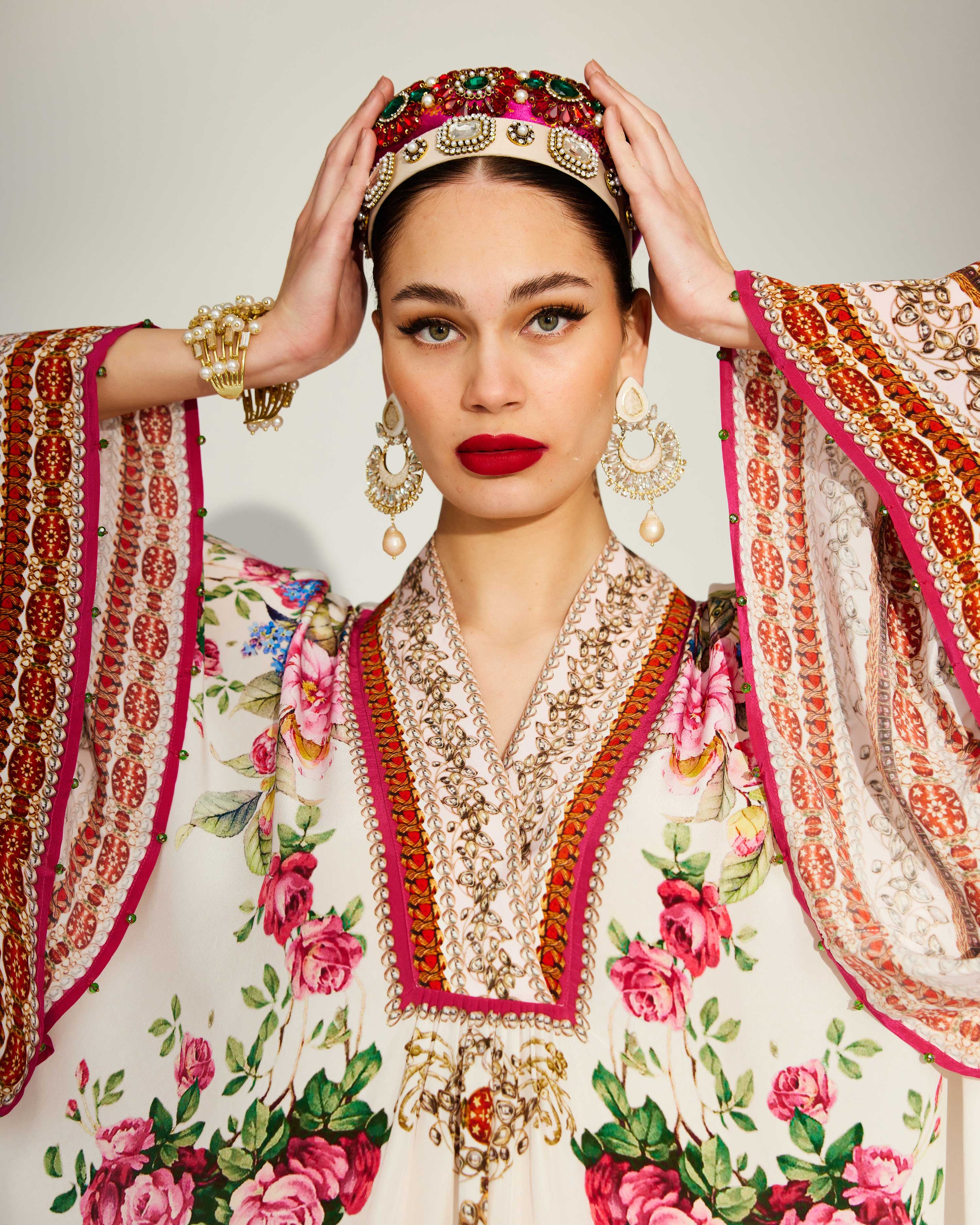 Pakeezah : Imaki - White