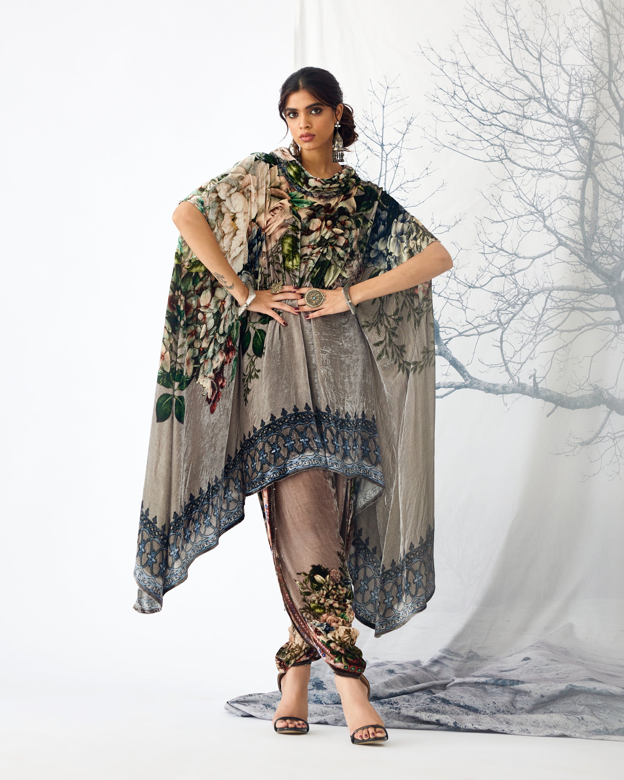 A Notting Hill Winter : Lavanya - Taupe