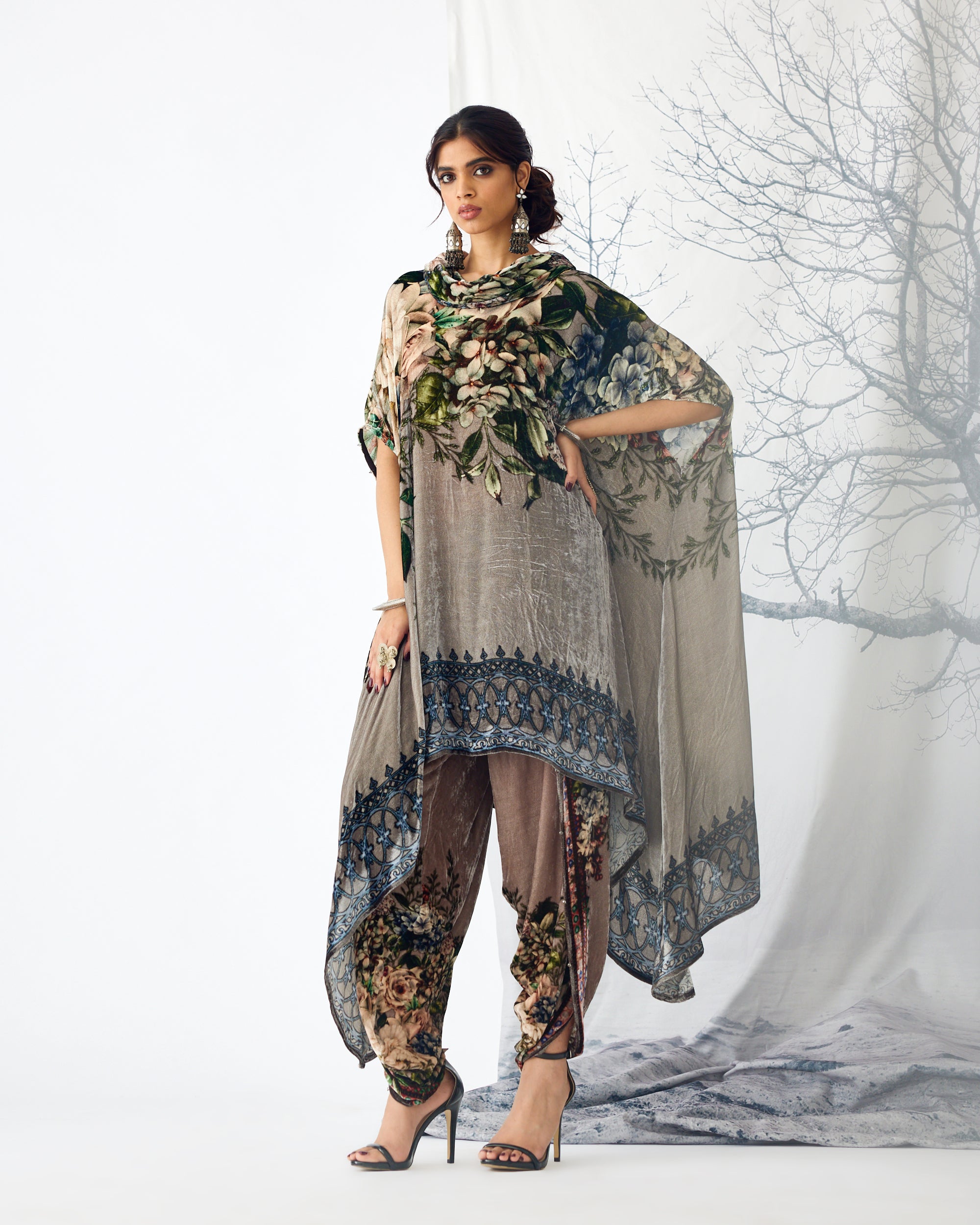 A Notting Hill Winter : Lavanya - Taupe