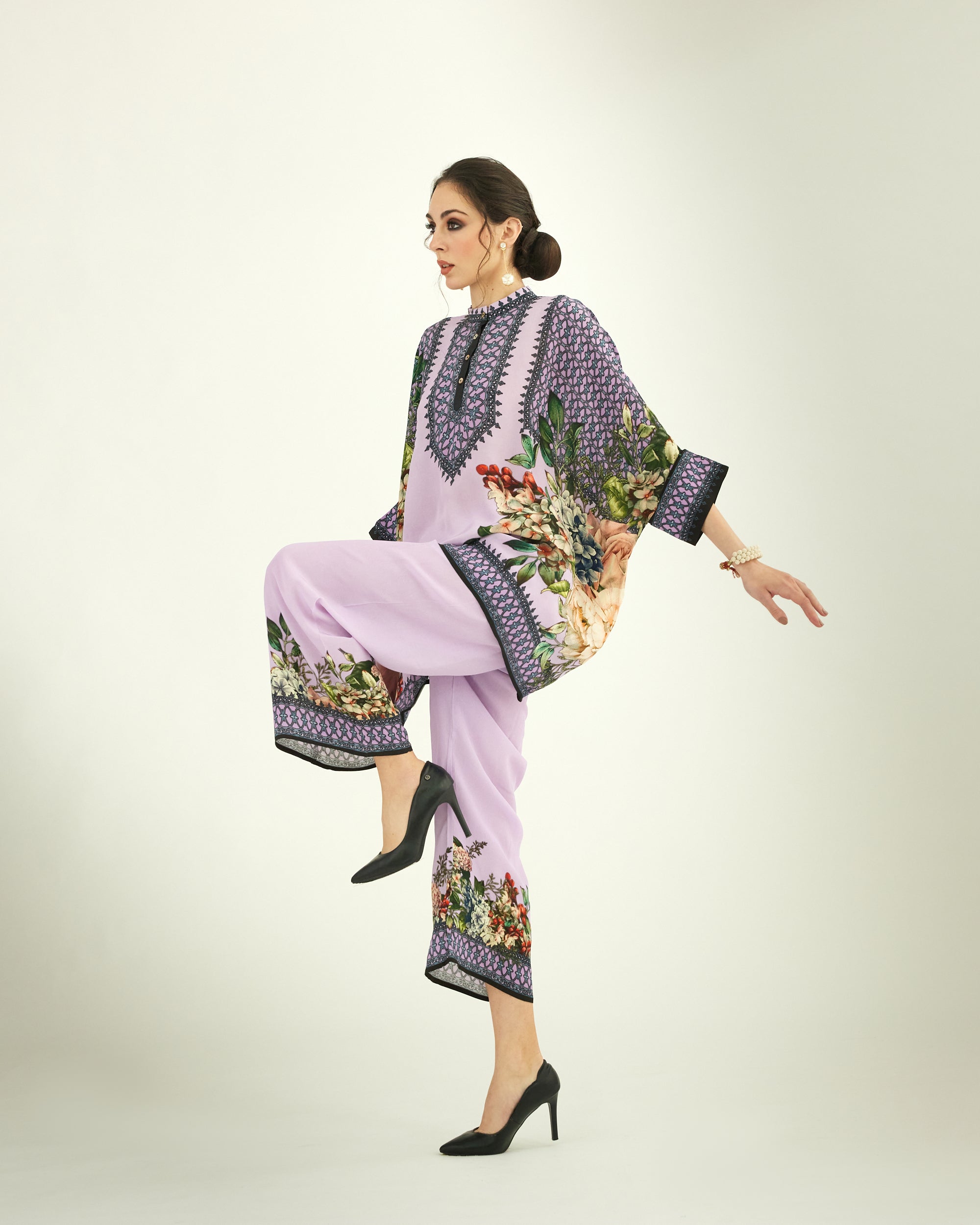 A Notting Hill Summer : Chanel - Lavender