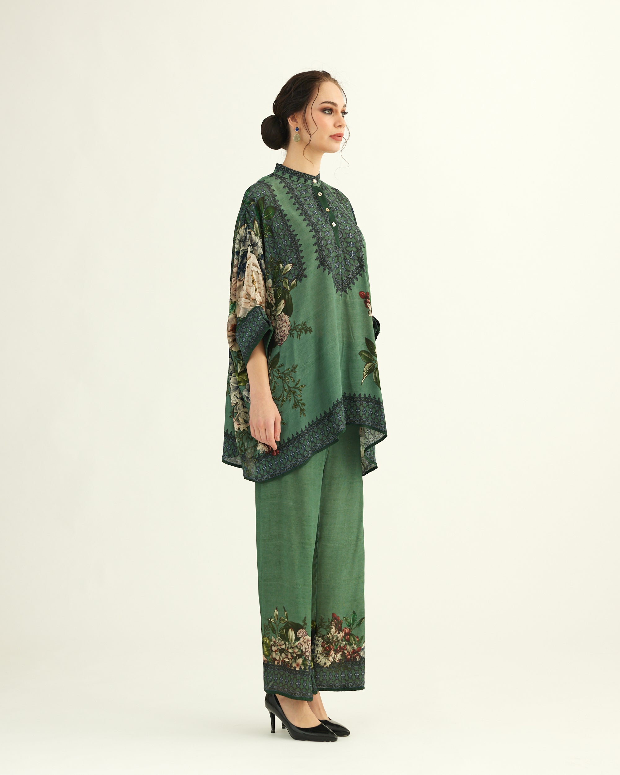 A Notting Hill Summer : Chanel - Sage