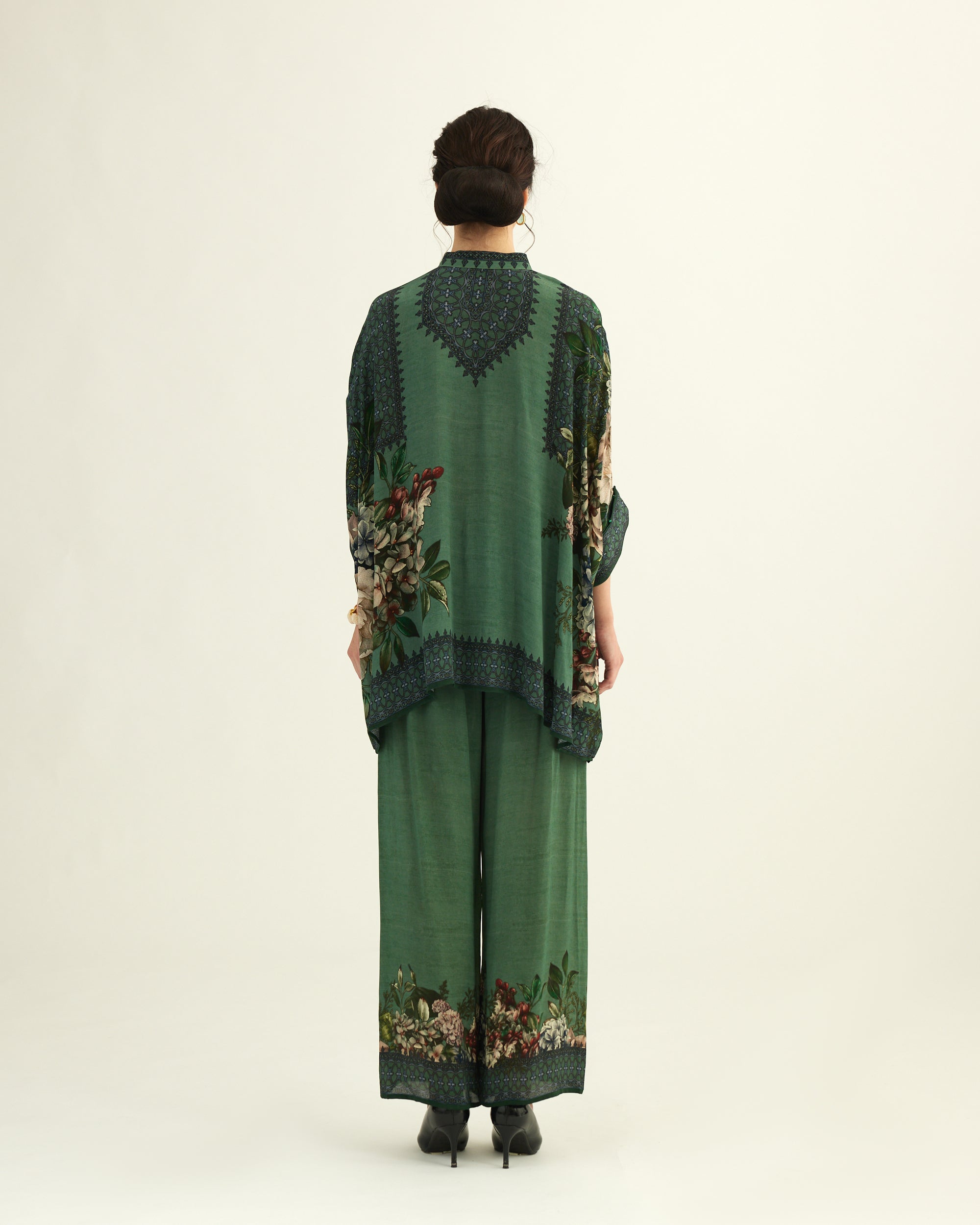 A Notting Hill Summer : Chanel - Sage