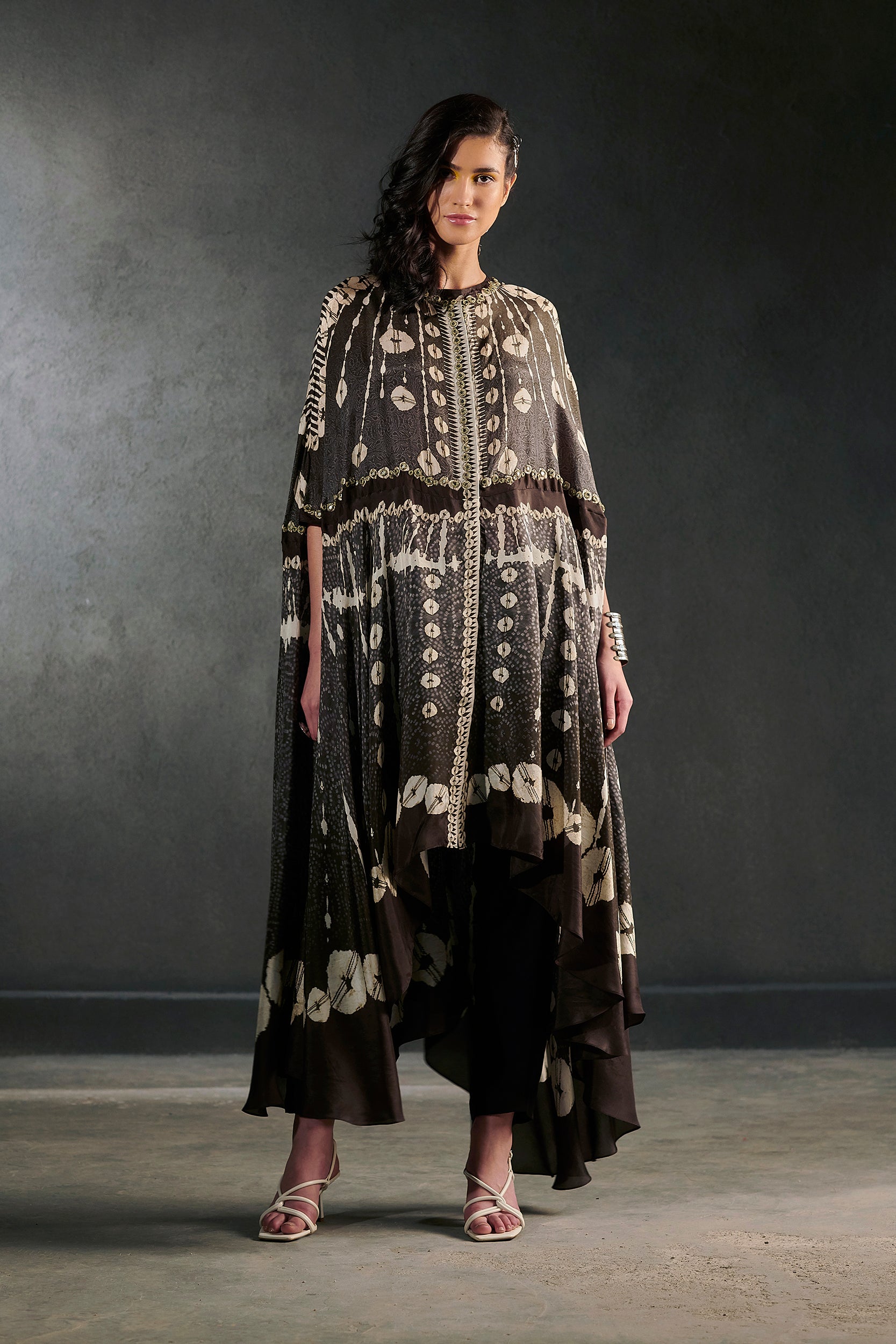 Bikaner Caprice - Black