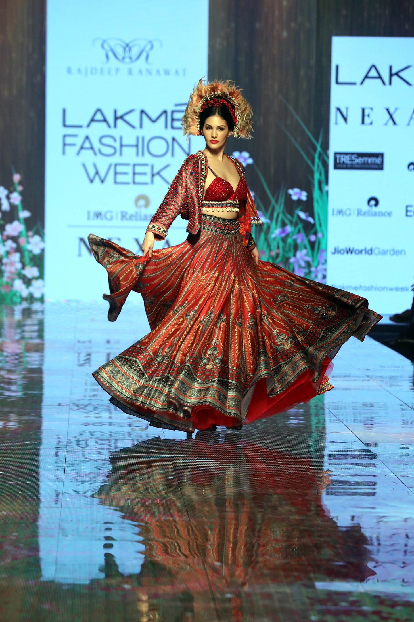 Amyra Dastur (amyradastur93)