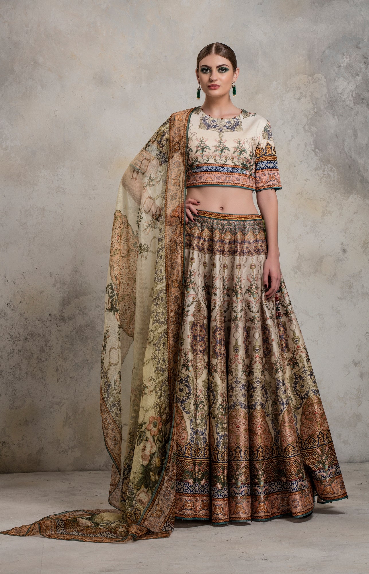 Esila Leela Gold