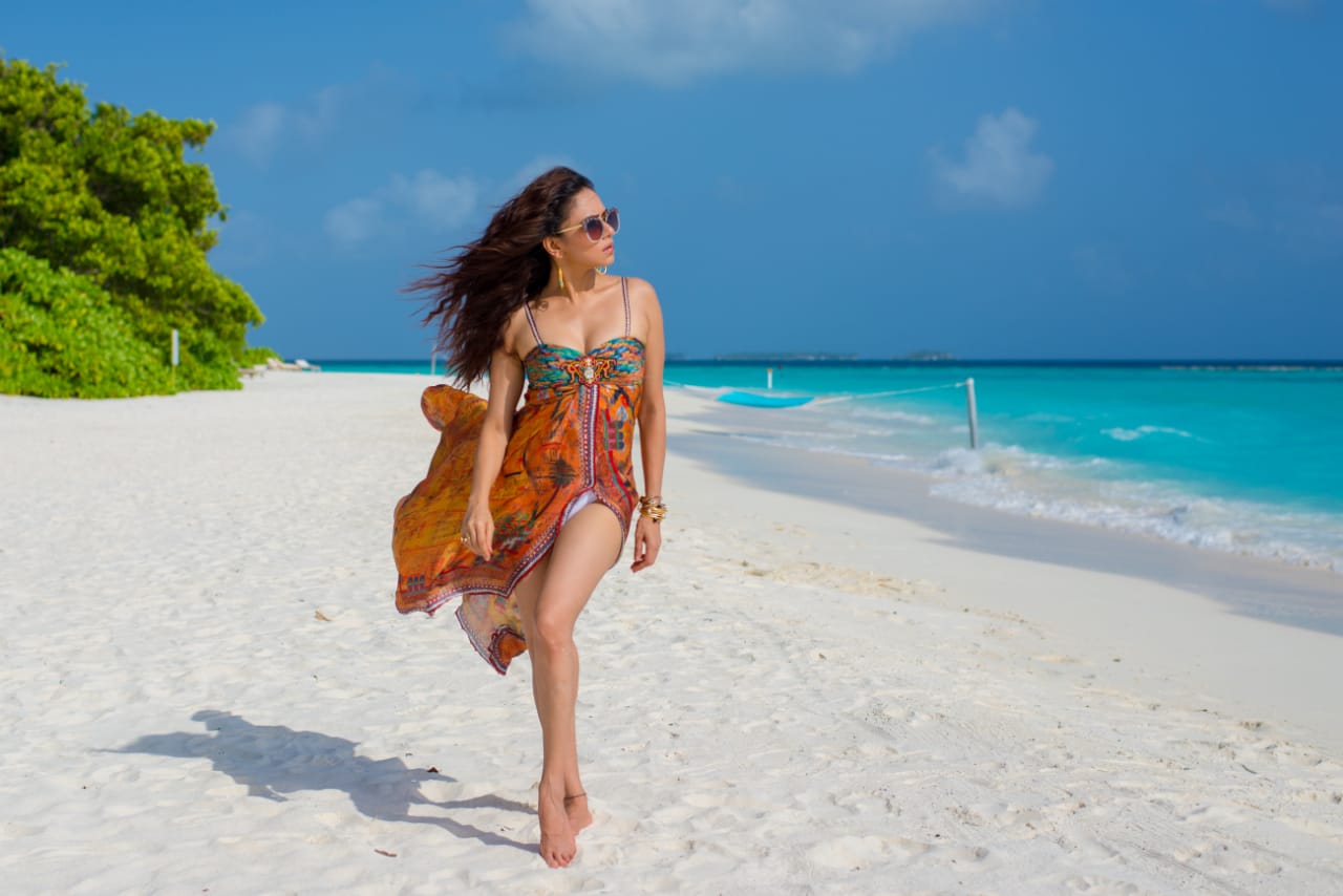 Amruta Khanvilkar (amrutakhanvilkar)