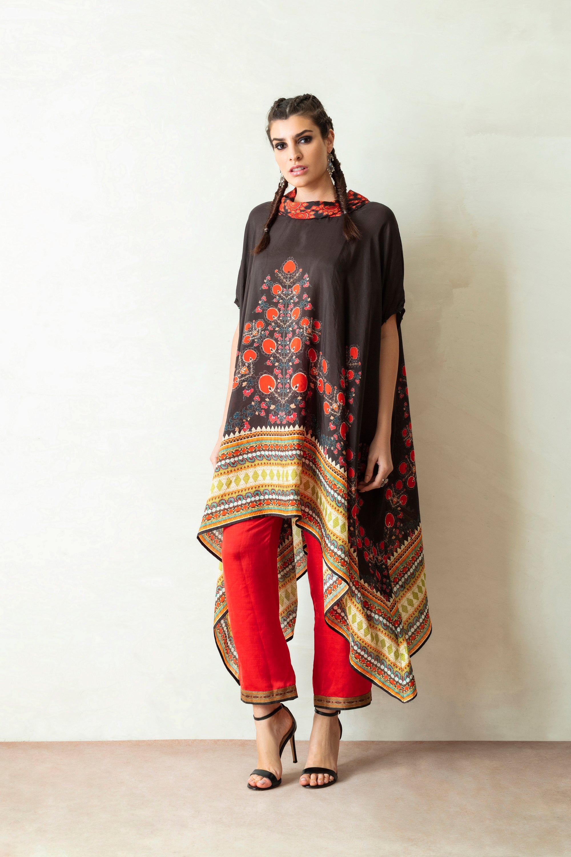 Suzani : Lavanya - Black