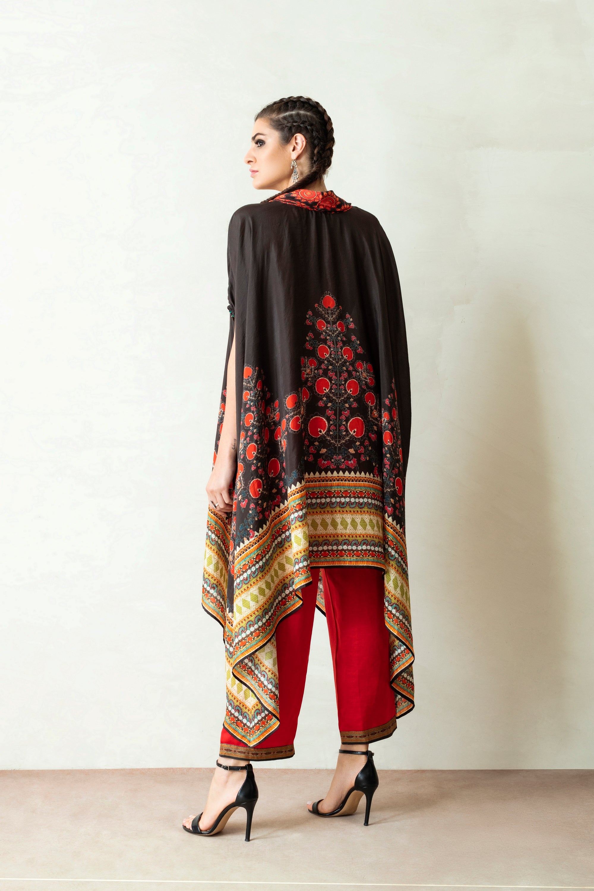 Suzani : Lavanya - Black