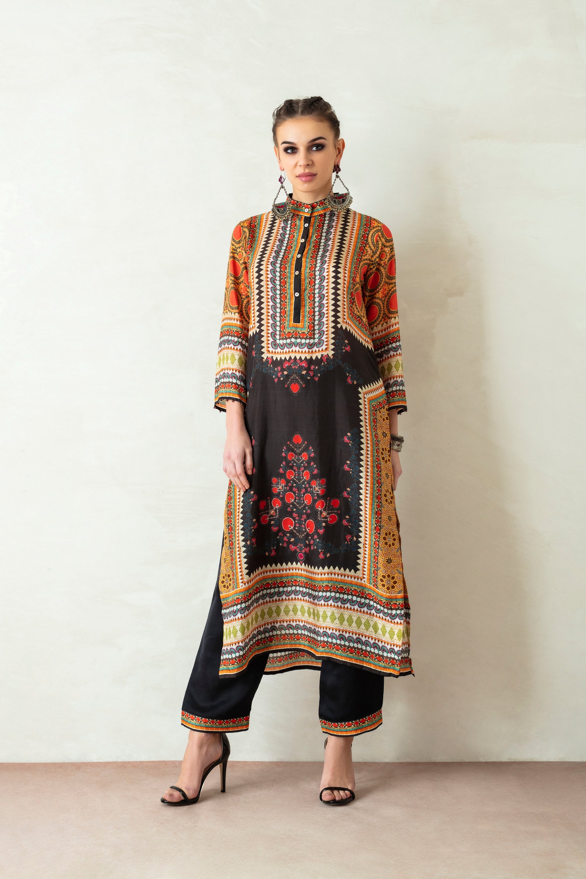 Suzani : Champa - Black