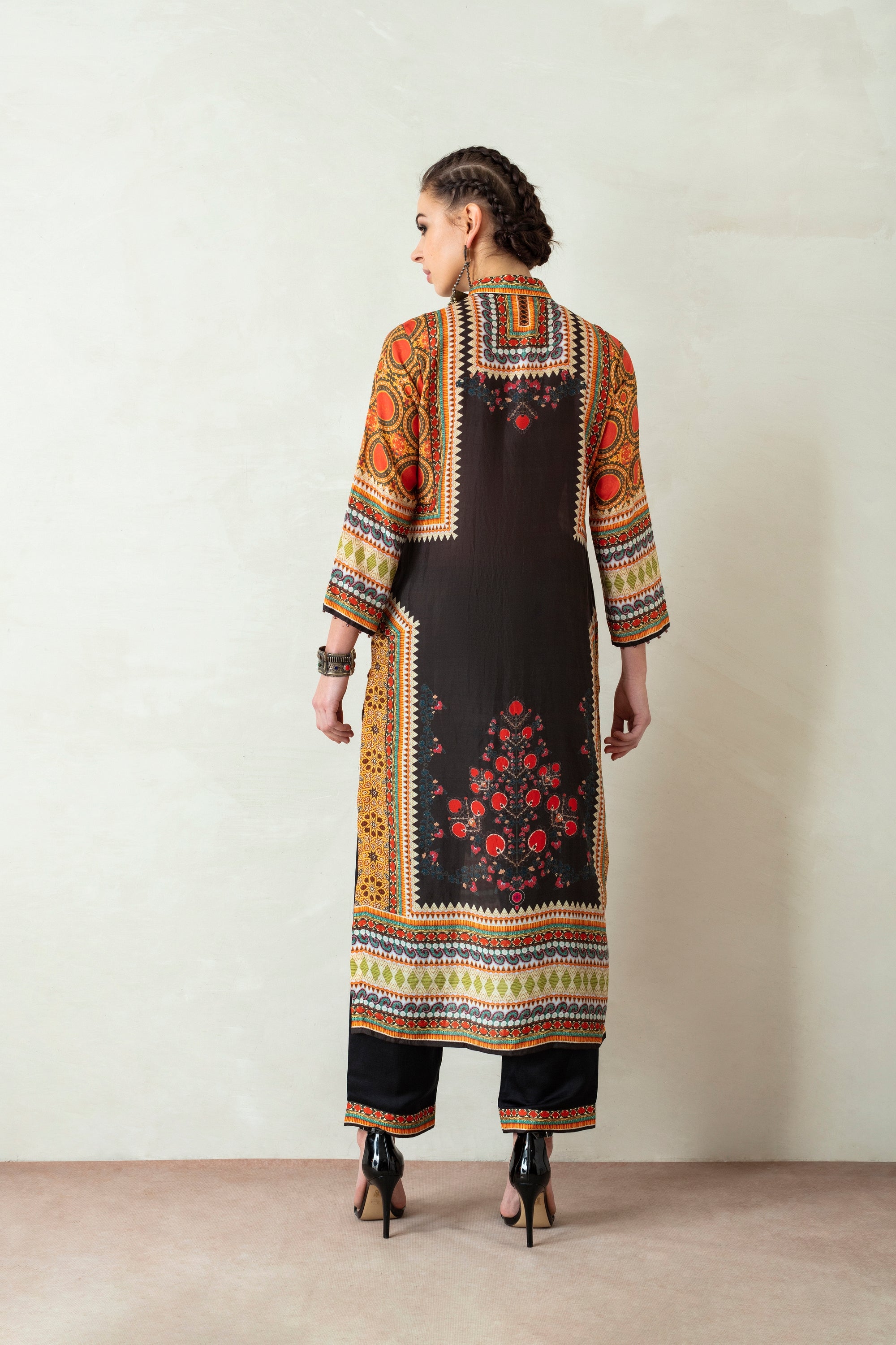 Suzani : Champa - Black