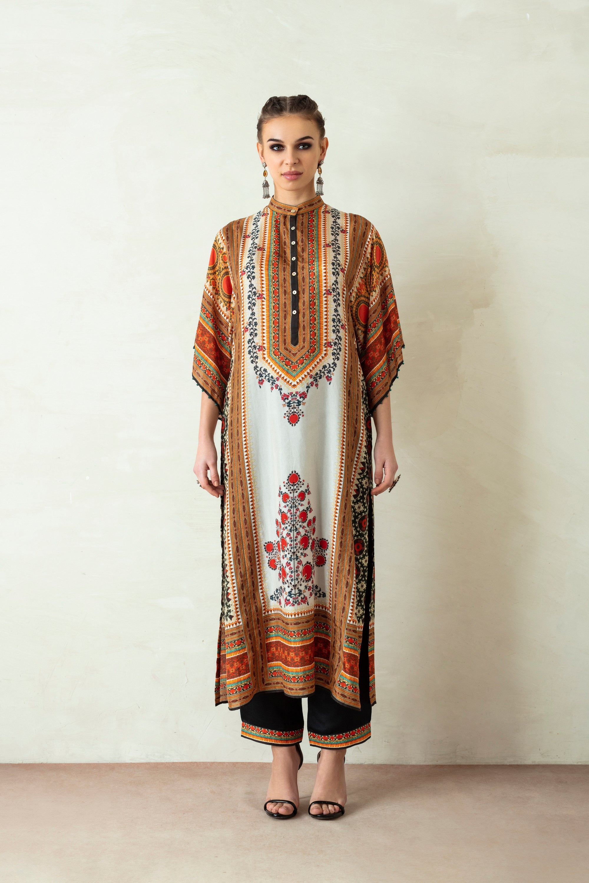 Suzani : Gayatri - Ivory