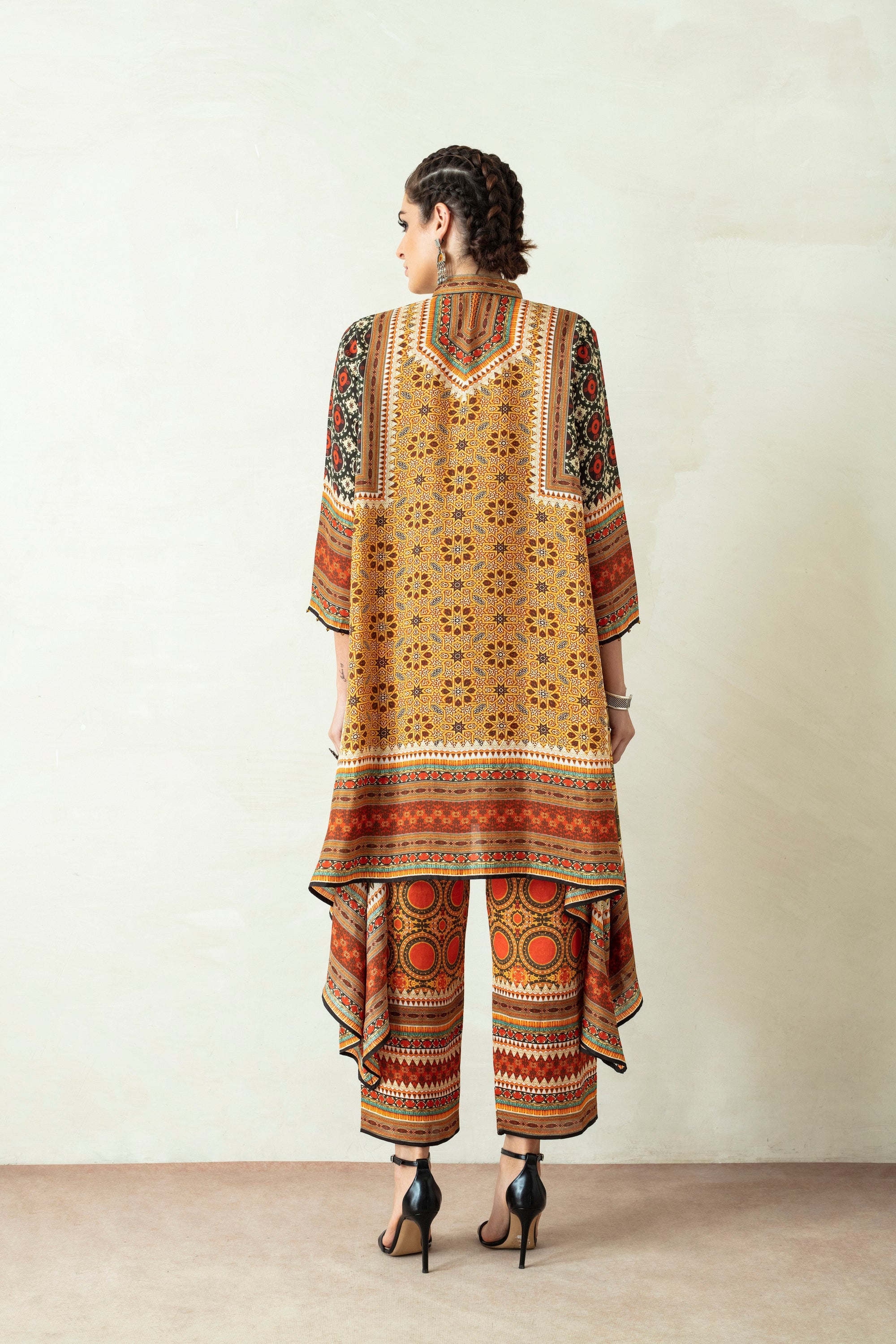 Suzani : Navya - Multi