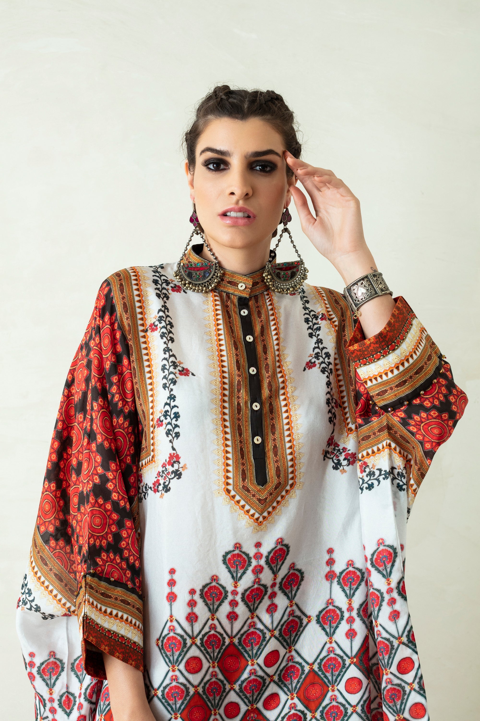Suzani : Chanel - Ivory
