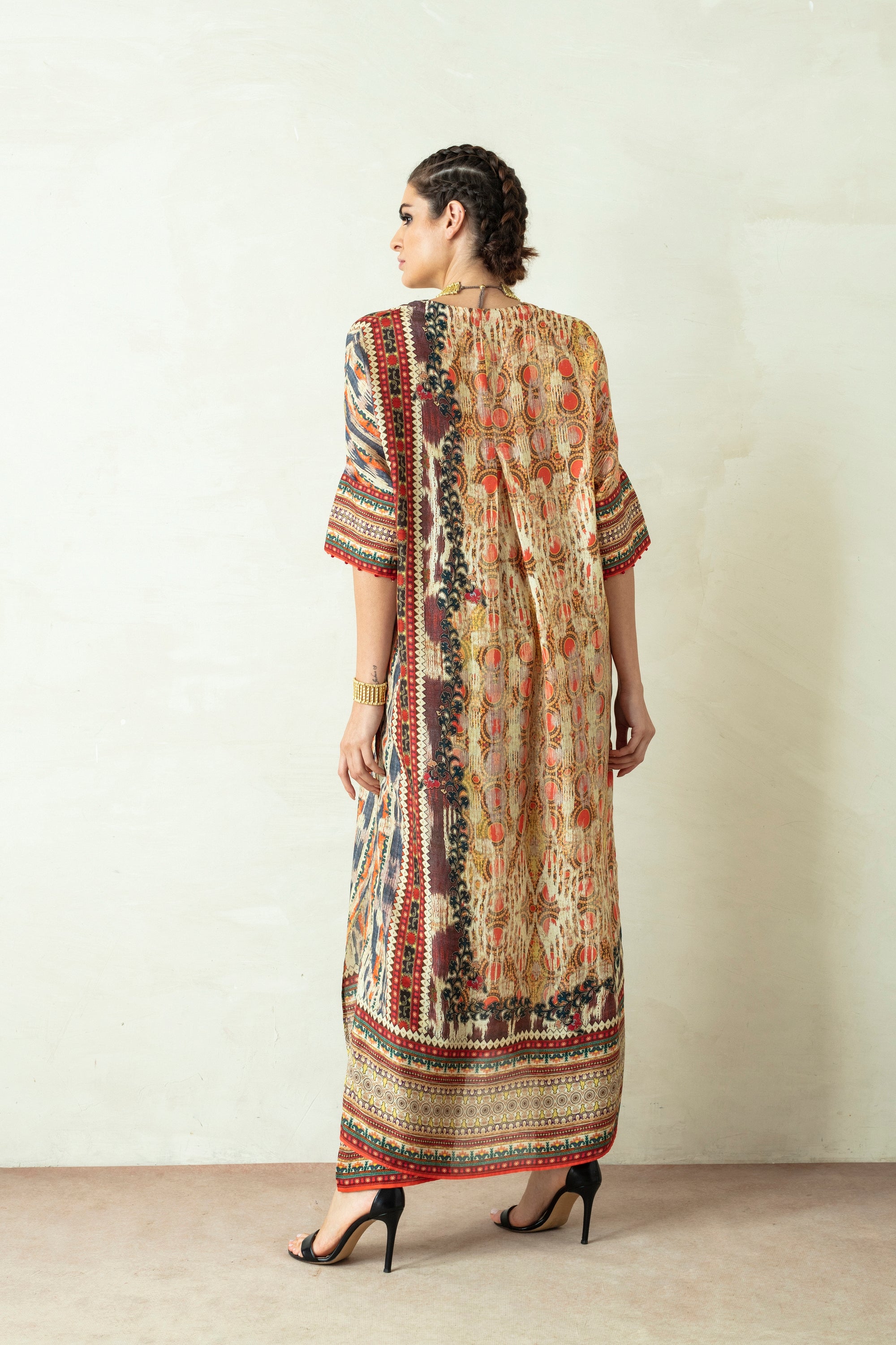 Uzbek : Banera - Beige