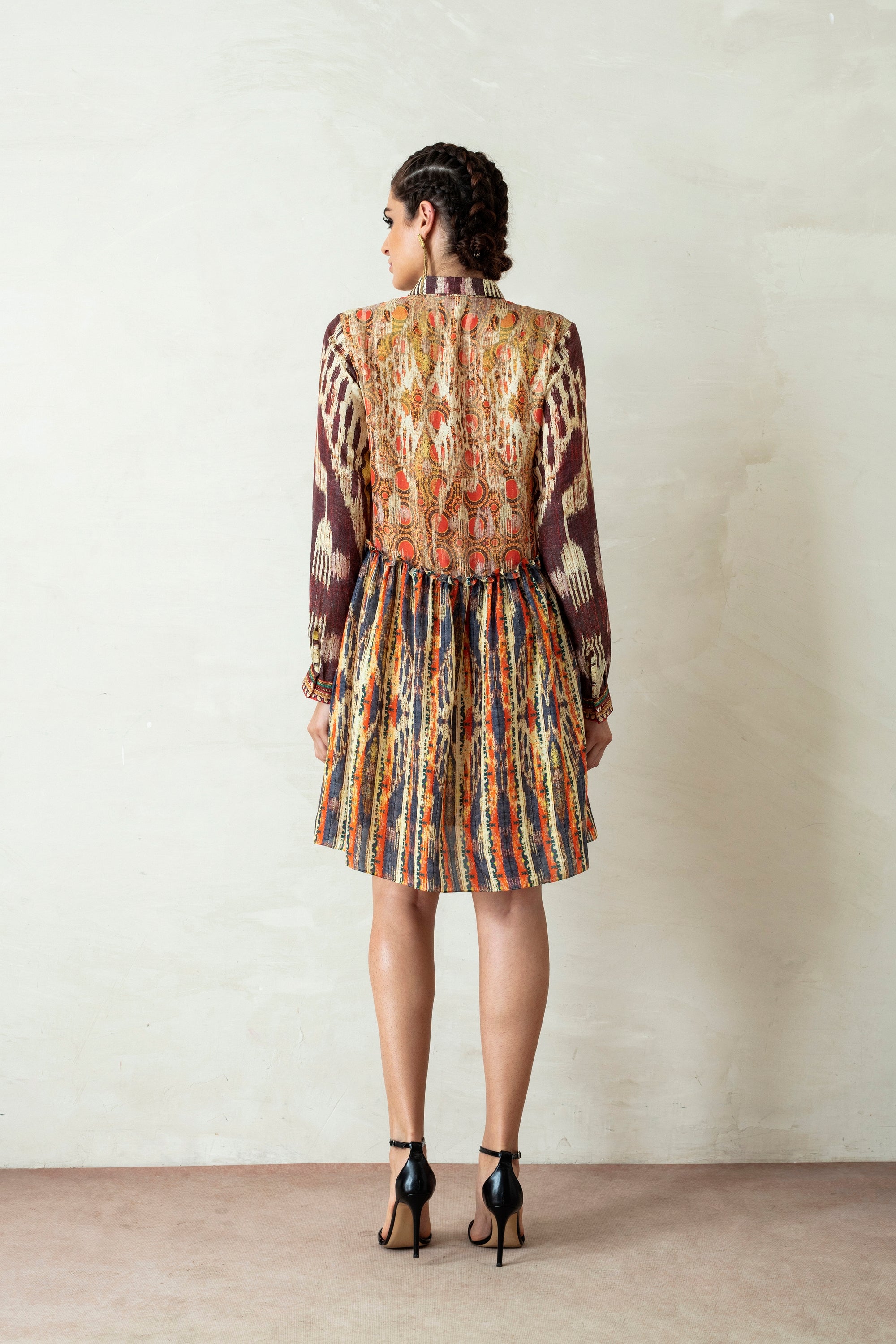 Uzbek : Chinara - Beige/Brown