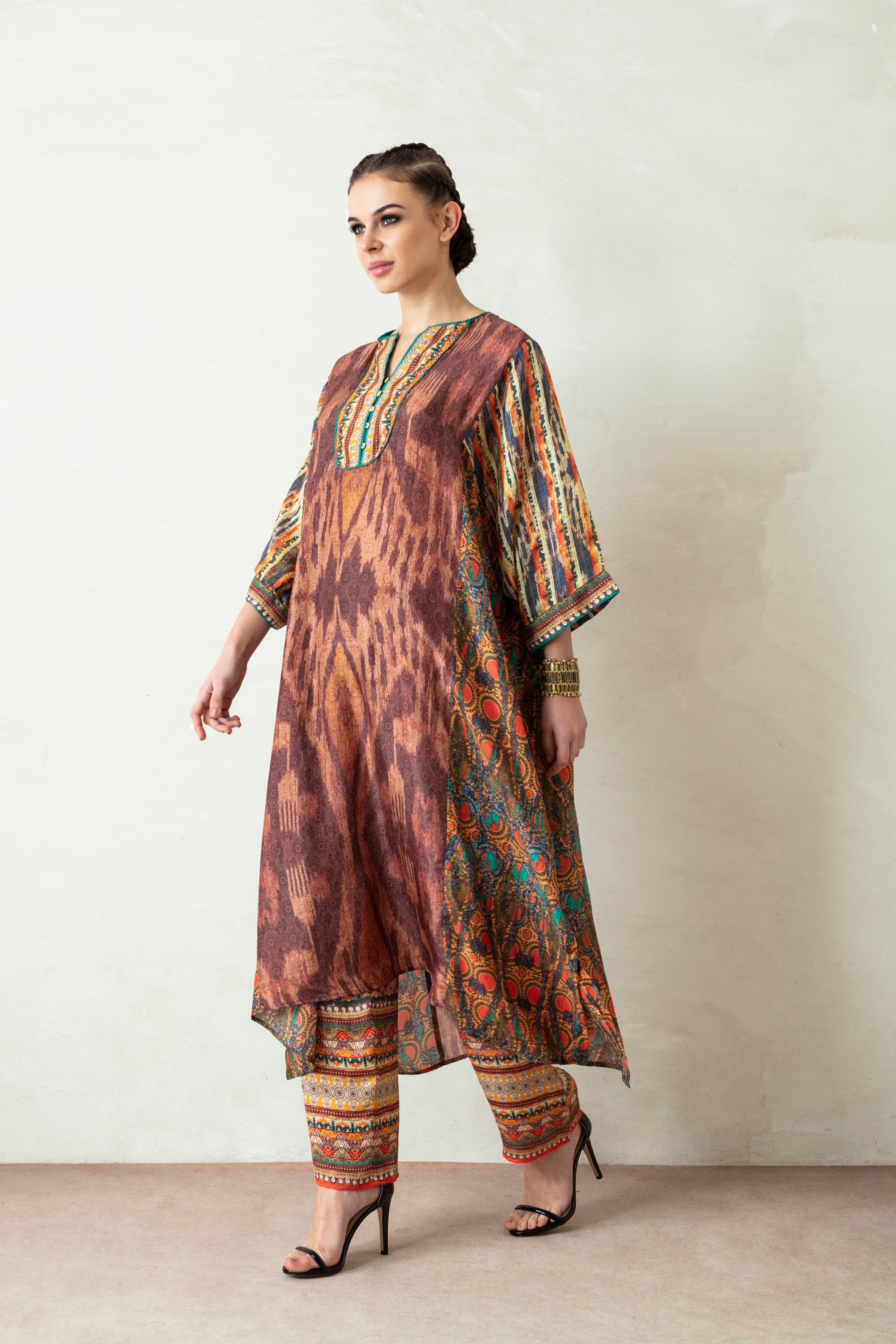 Uzbek : Madina - Turq/Brown