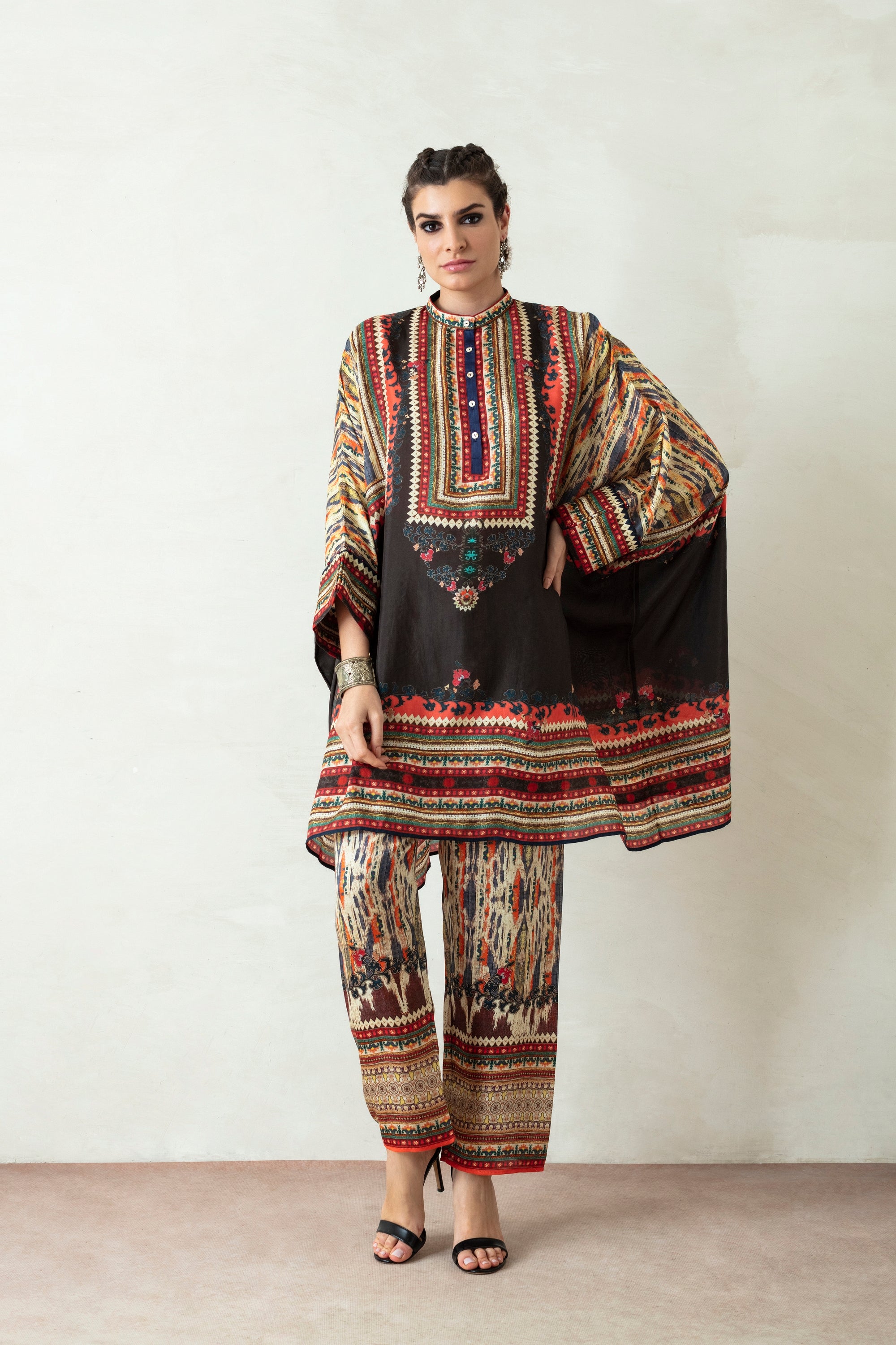 Uzbek : Chanel - Charcoal