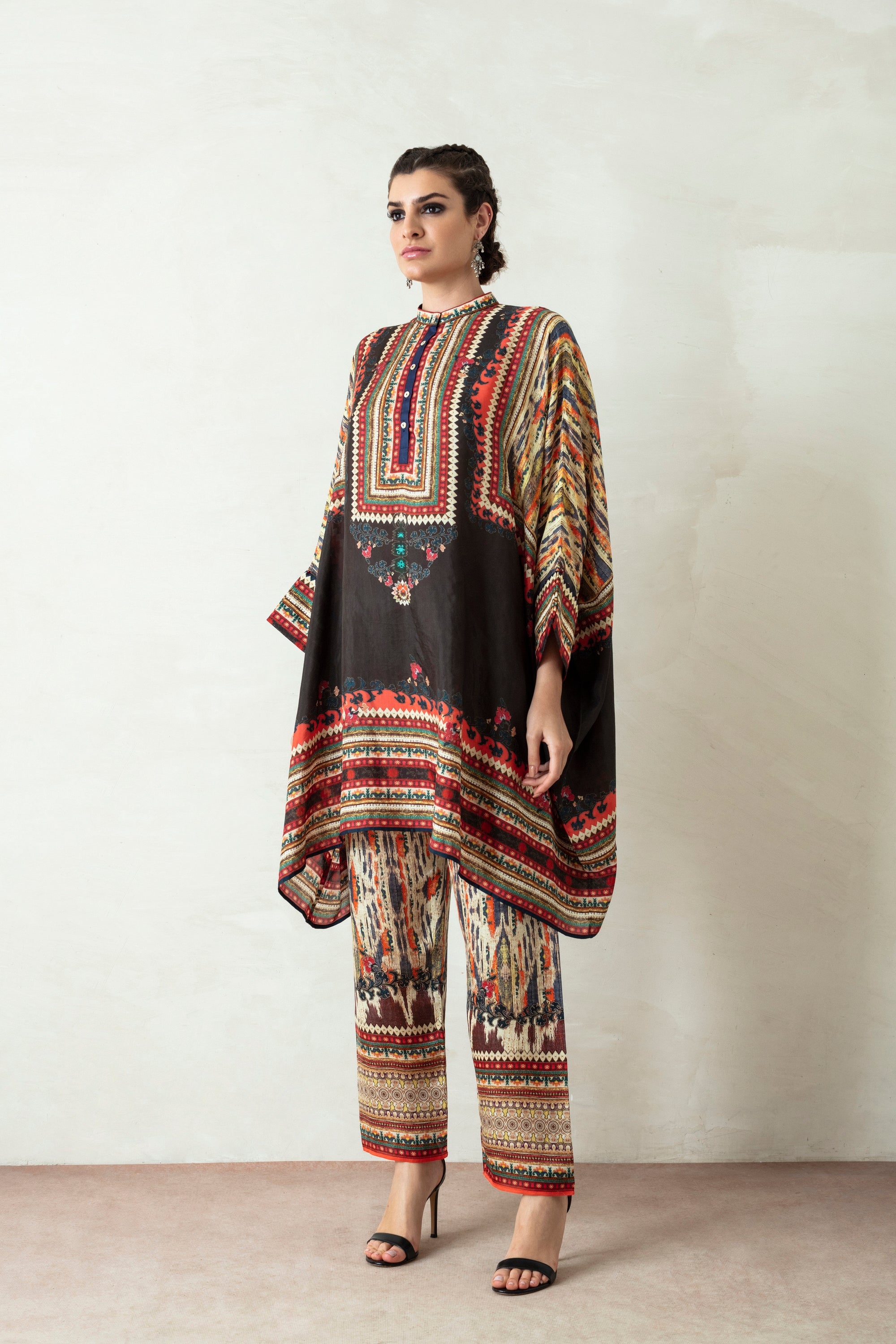 Uzbek : Chanel - Charcoal