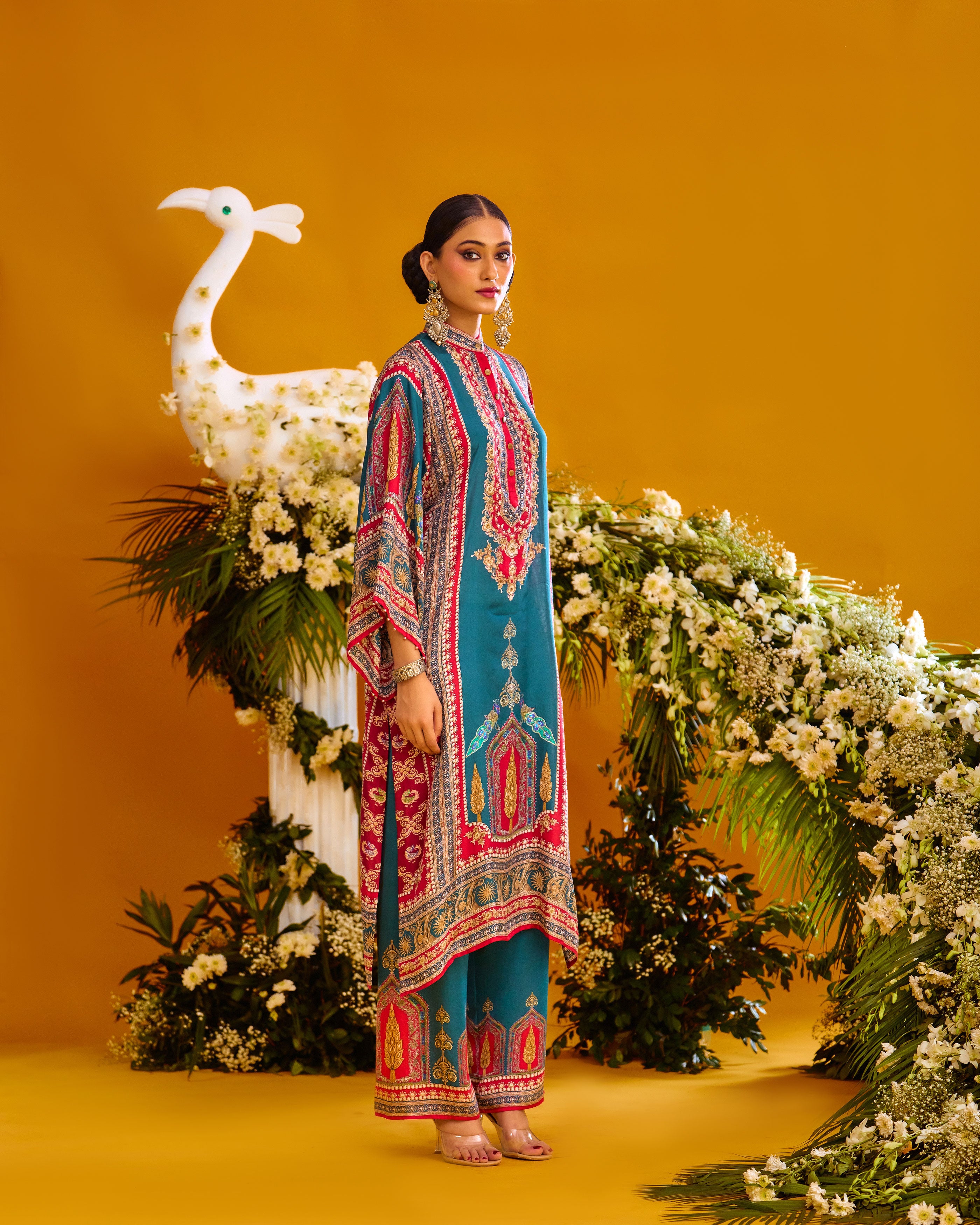 Baati : Gayatri - Red/Turquoise