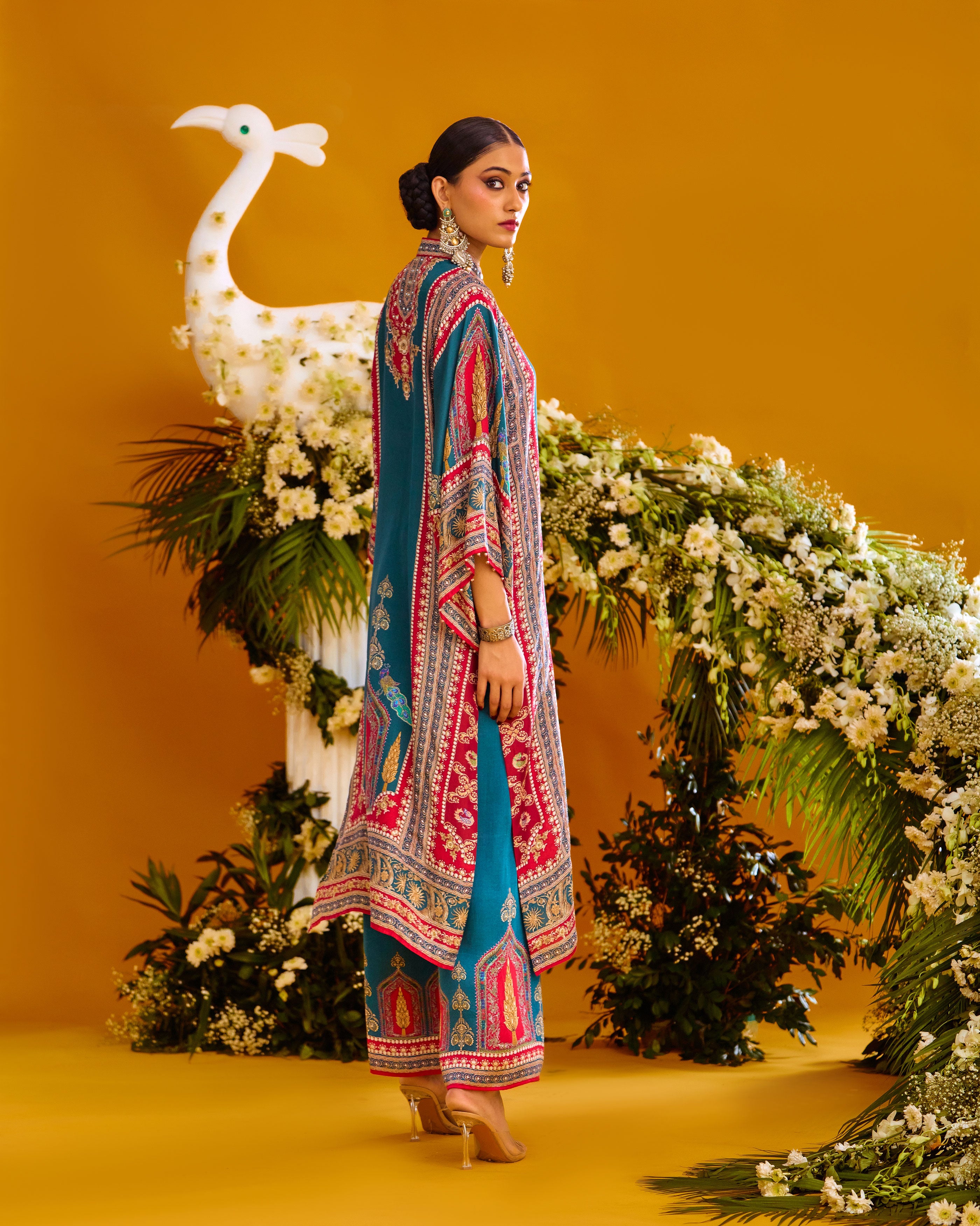 Baati : Gayatri - Red/Turquoise