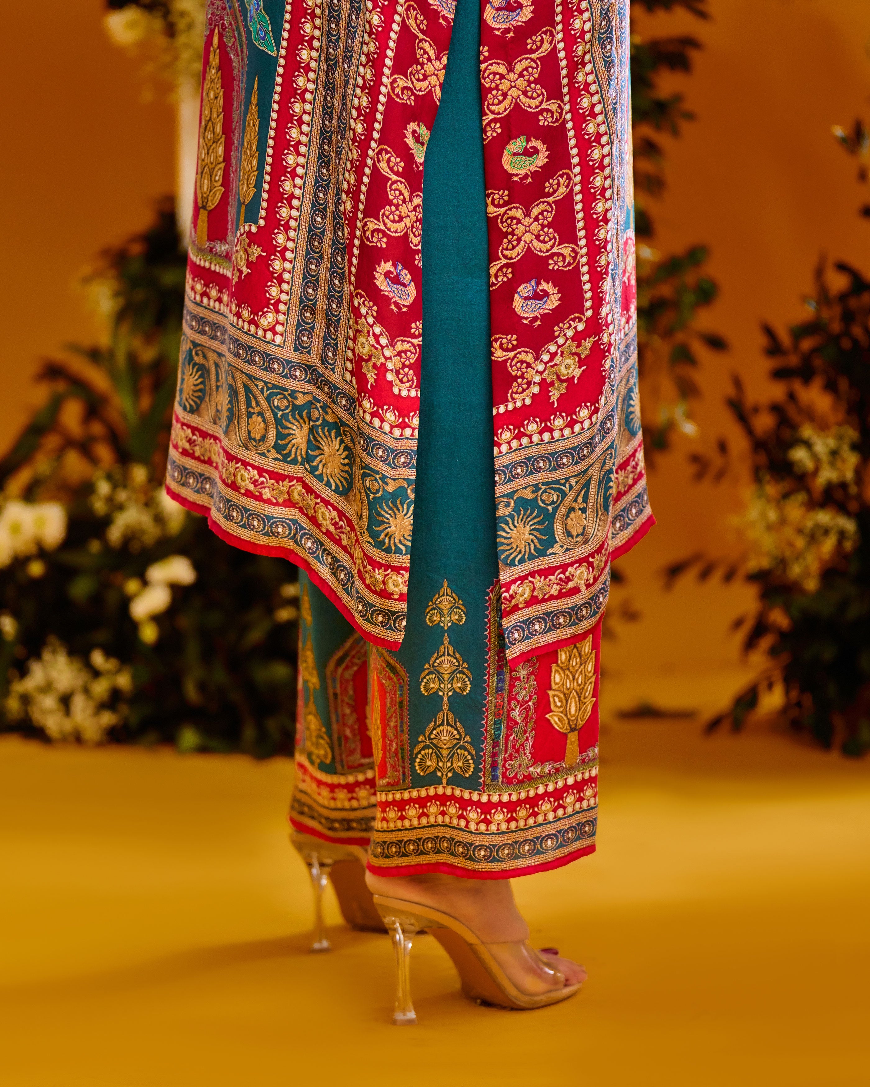 Baati : Gayatri - Red/Turquoise