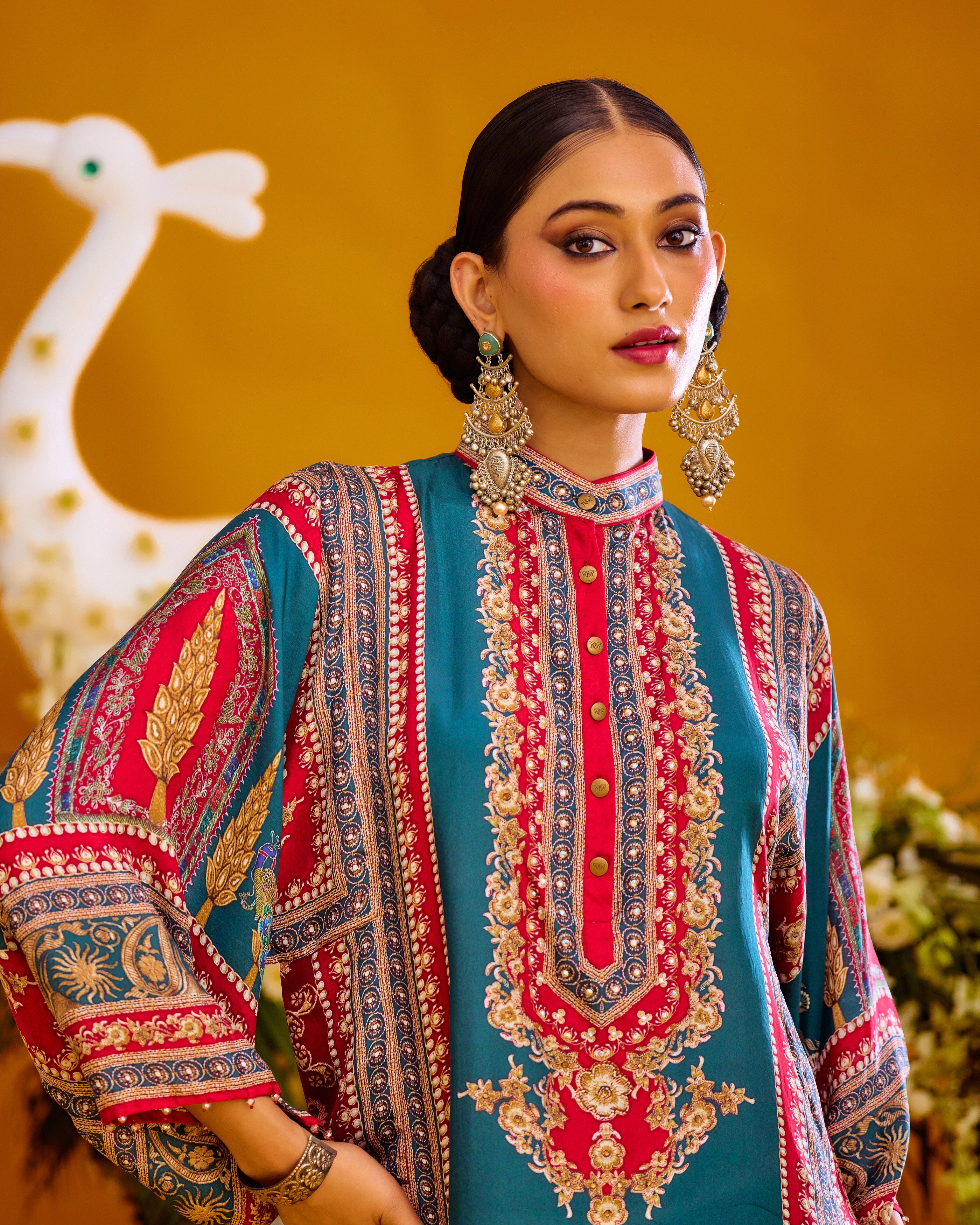Baati : Gayatri - Red/Turquoise